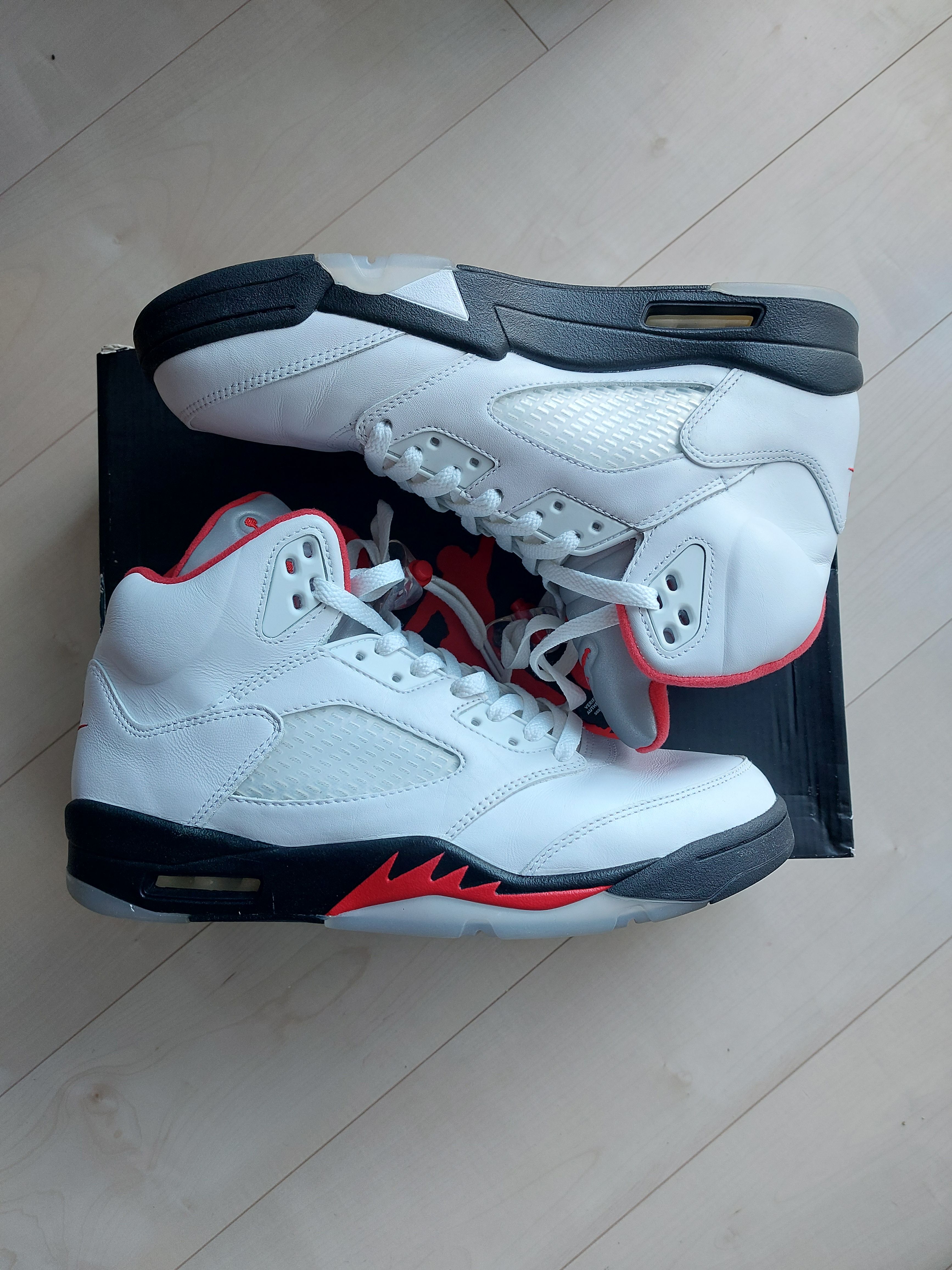 Nike Air Jordan 5 Retro "Fire Red" (2020)