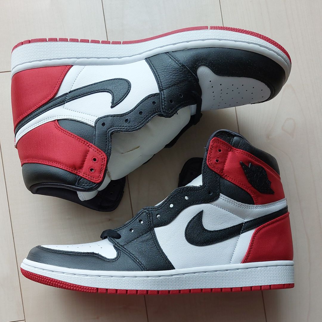 Nike Women's Air Jordan 1 Retro High "Satin Black Toe"
