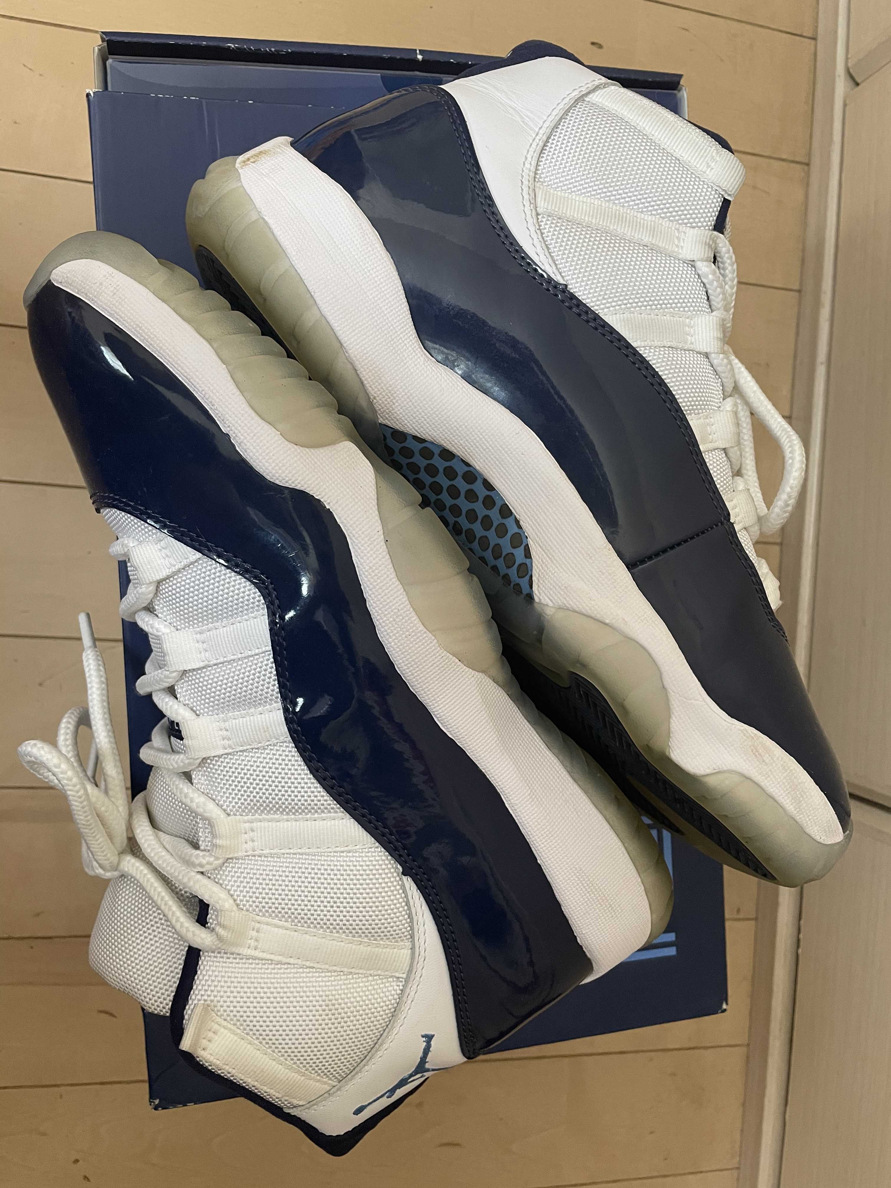Nike Air Jordan 11 Retro "UNC Win Like 82"