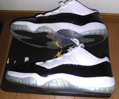 NIKE AIR JORDAN 11 LOW EASTER