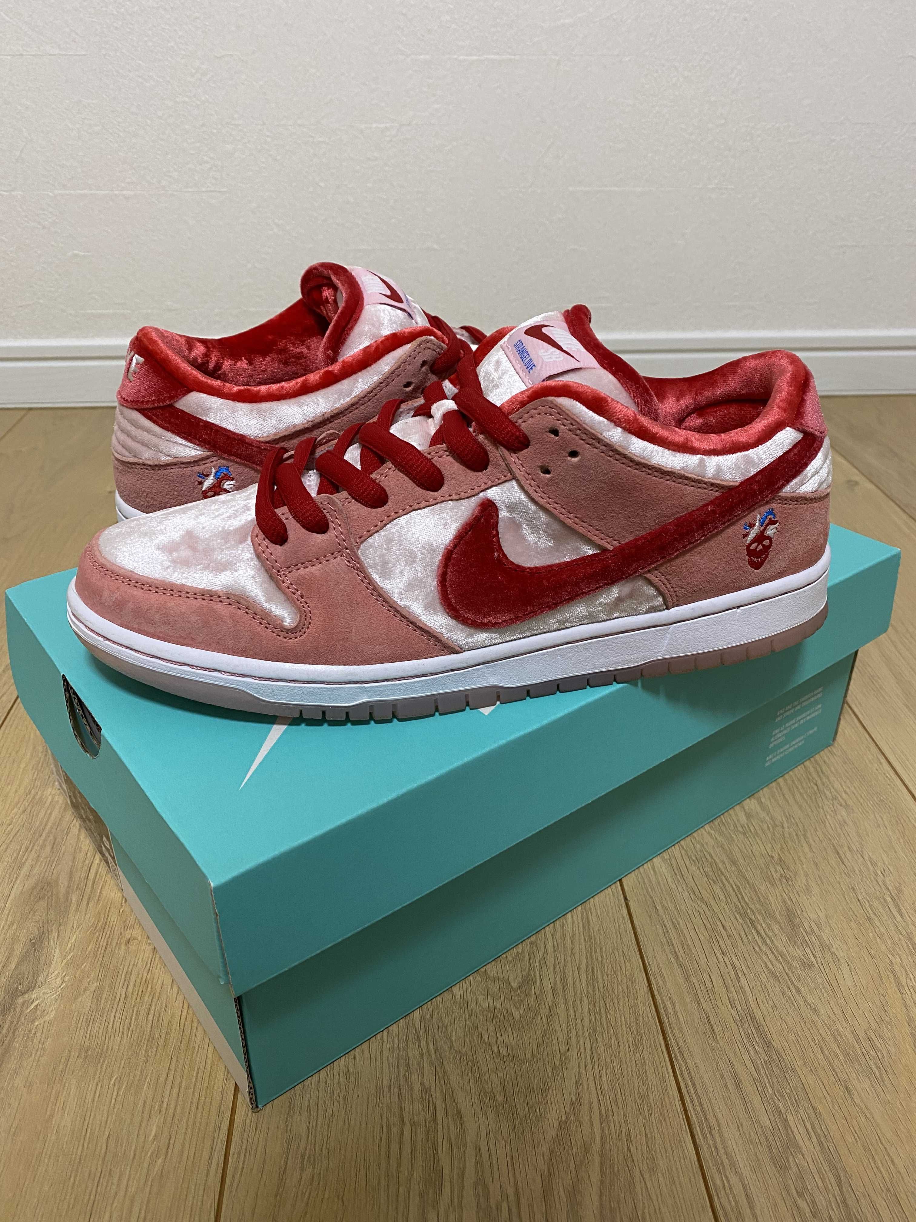 Strangelove × Nike SB Dunk Low "Valentine’s Day"