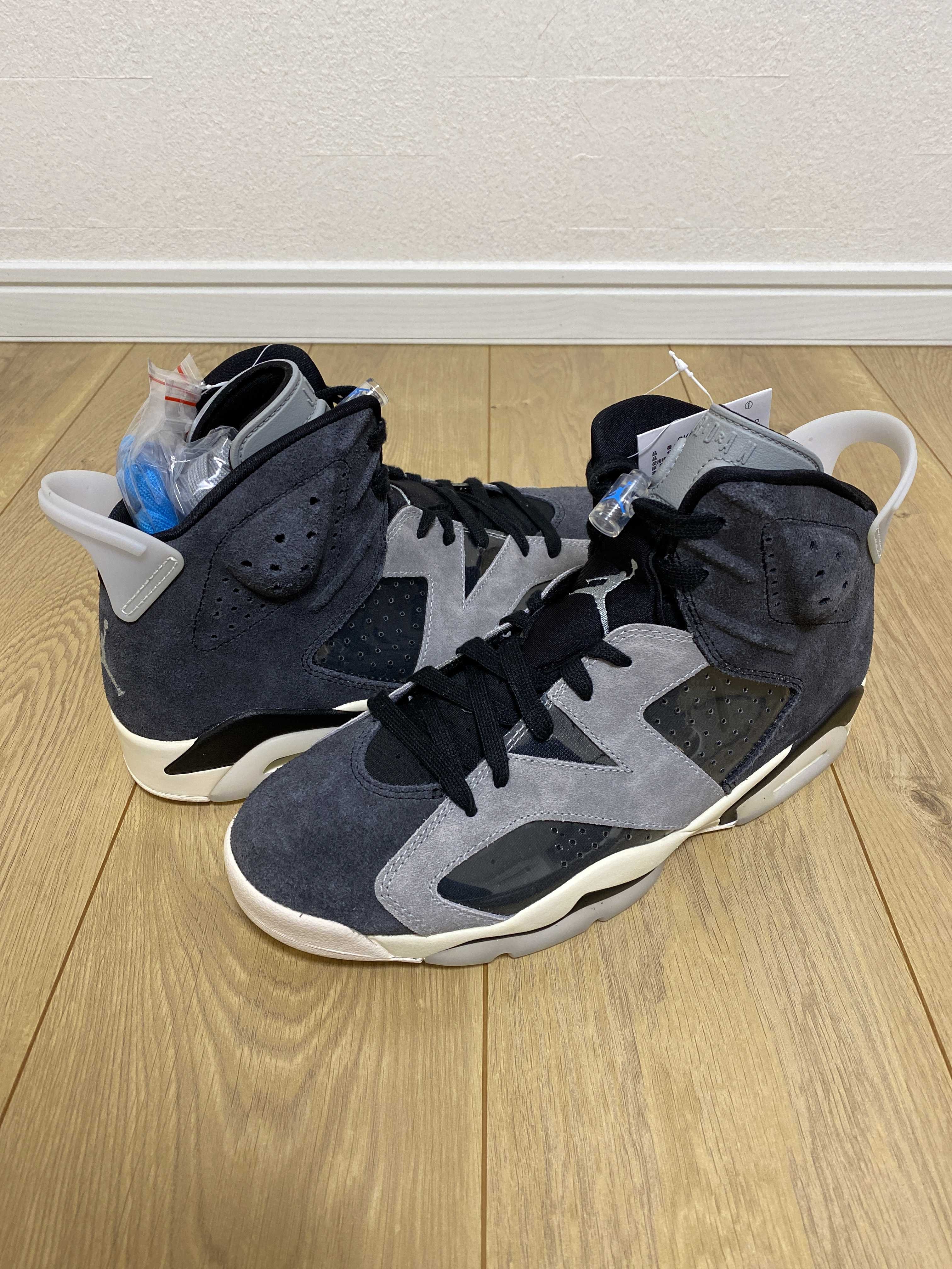 NIike Women's Air Jordan 6 "Smoke Grey"