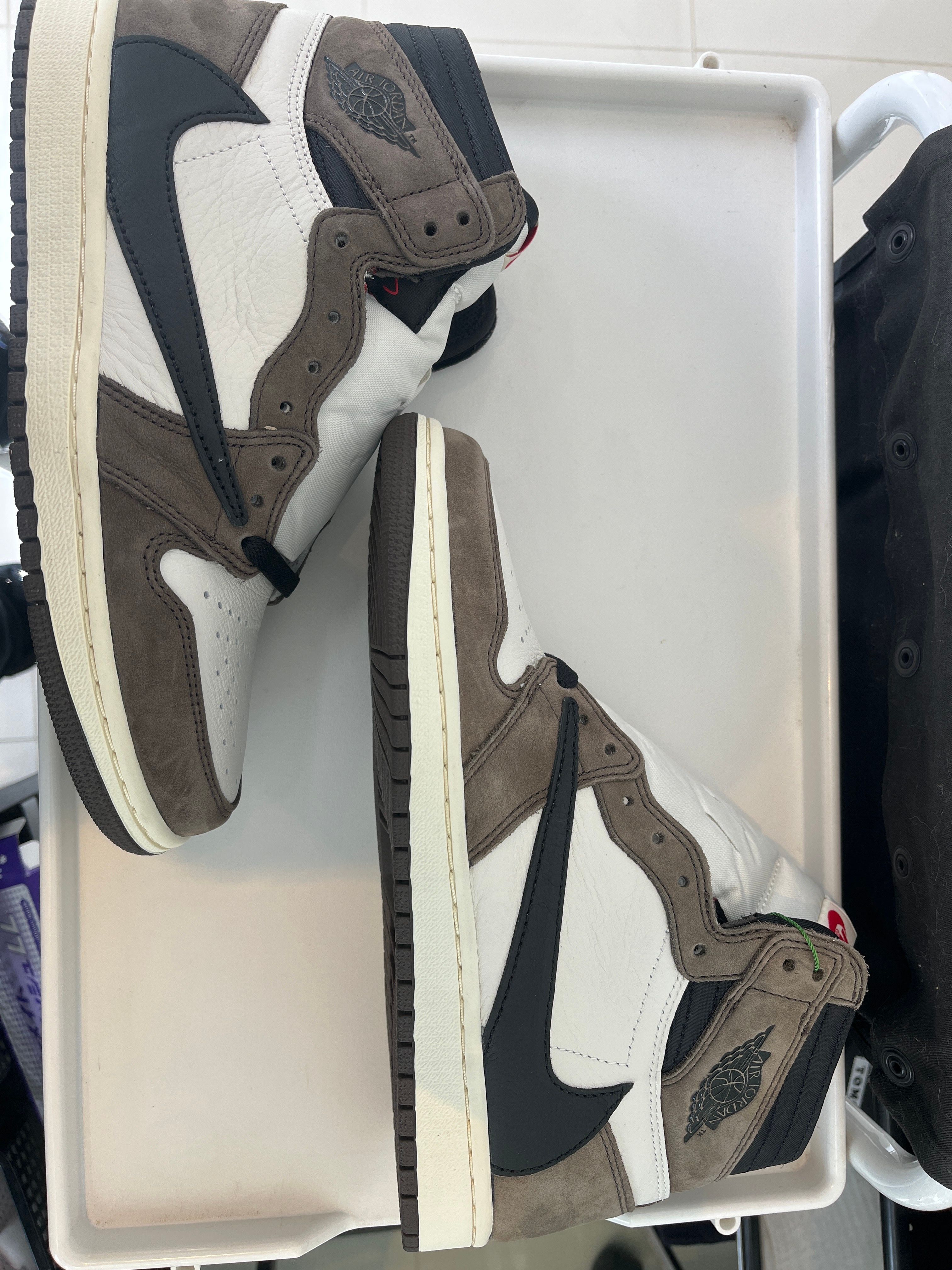 Travis Scott × Nike Air Jordan 1 Retro High OG TS SP "Sail/Dark Mocha"