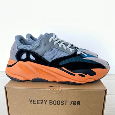 adidas YEEZY Boost 700