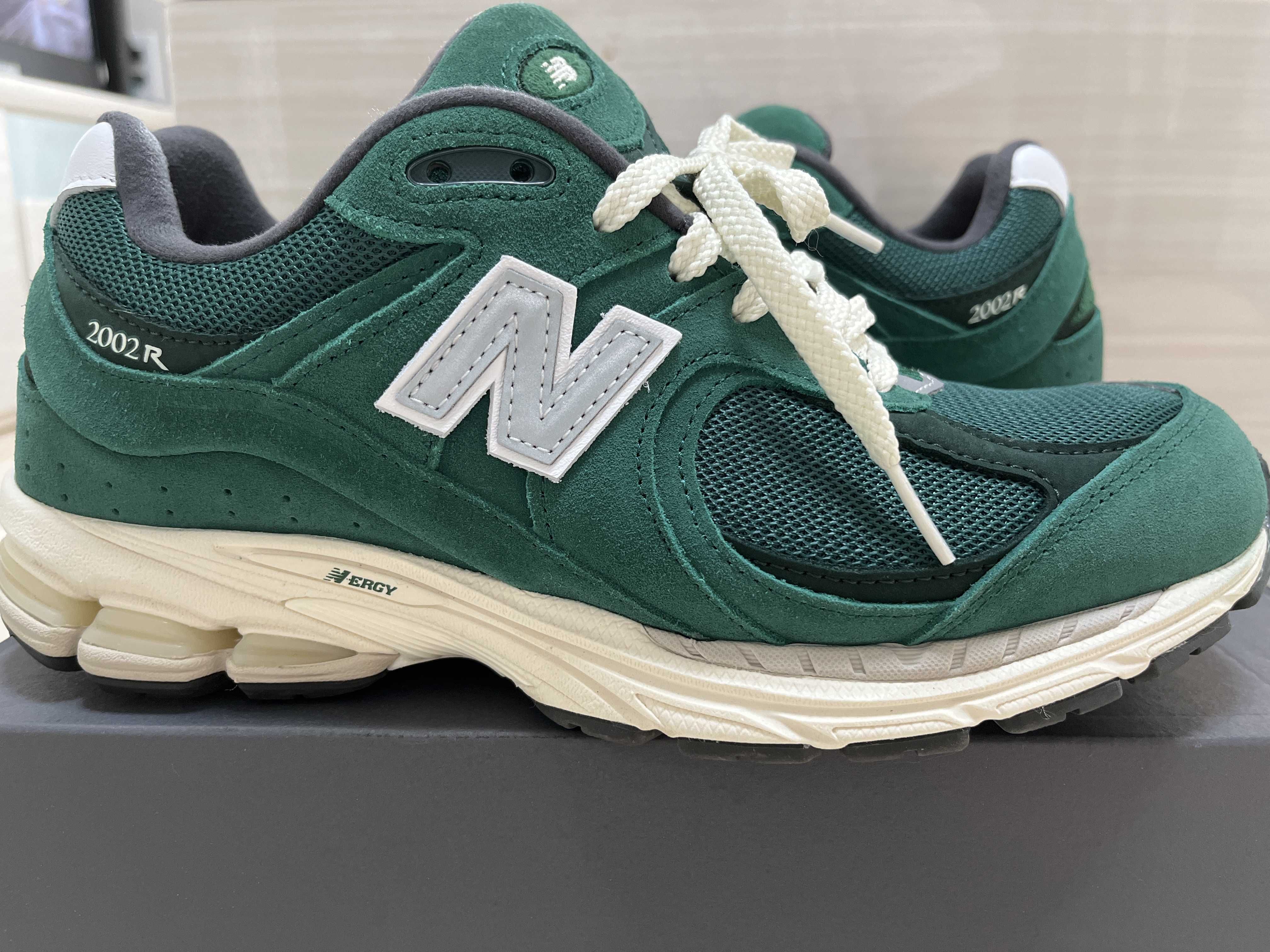 New Balance 2002R "Forest Green"