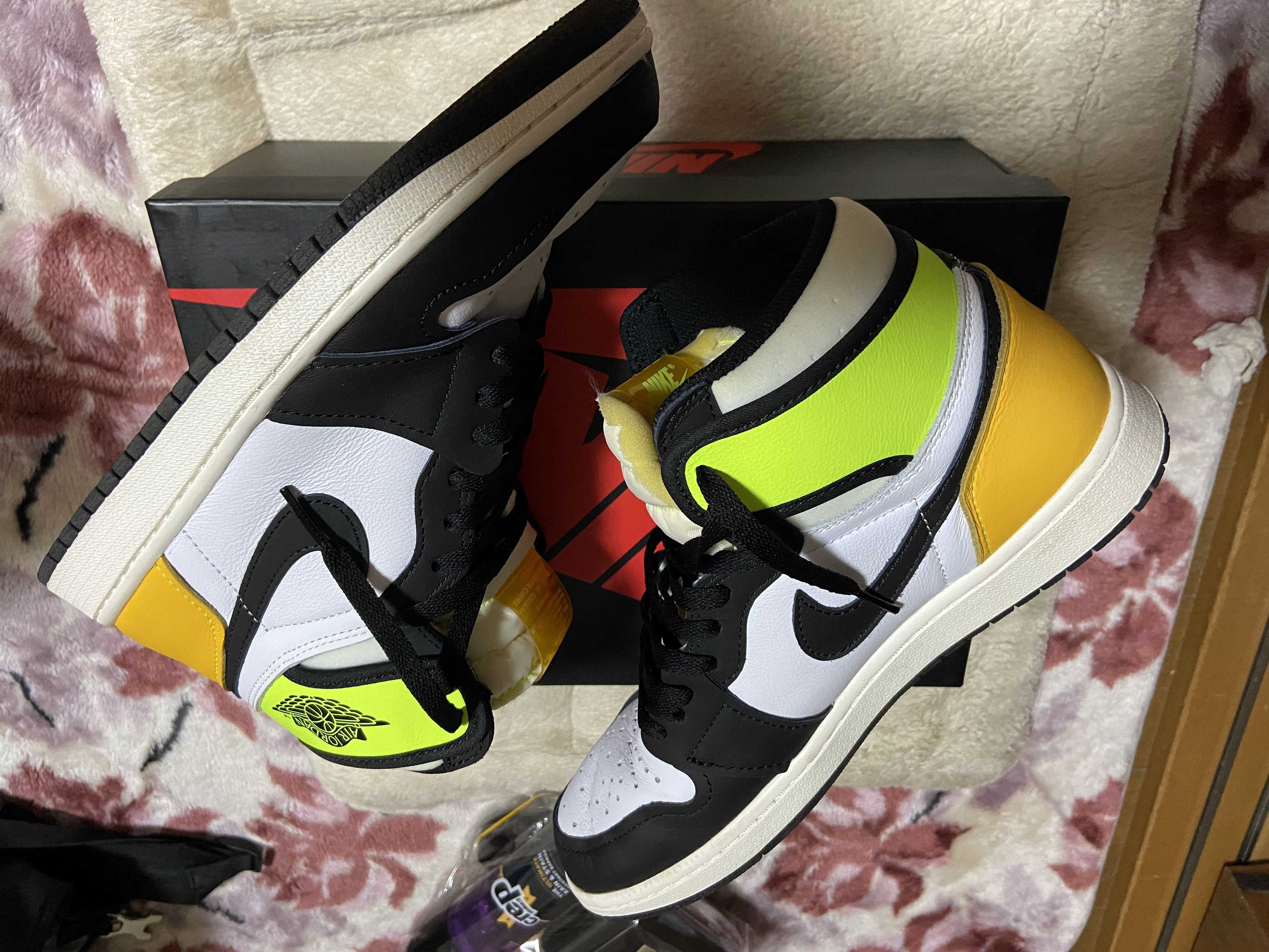 Nike Air Jordan 1 High OG "Volt Gold"