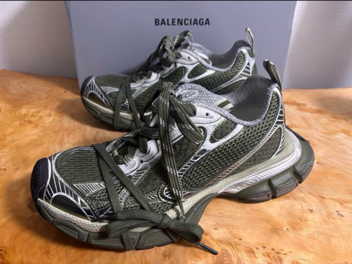 バレンシアガ 3XL スニーカー "ダークグリーン/ライトベージュ"