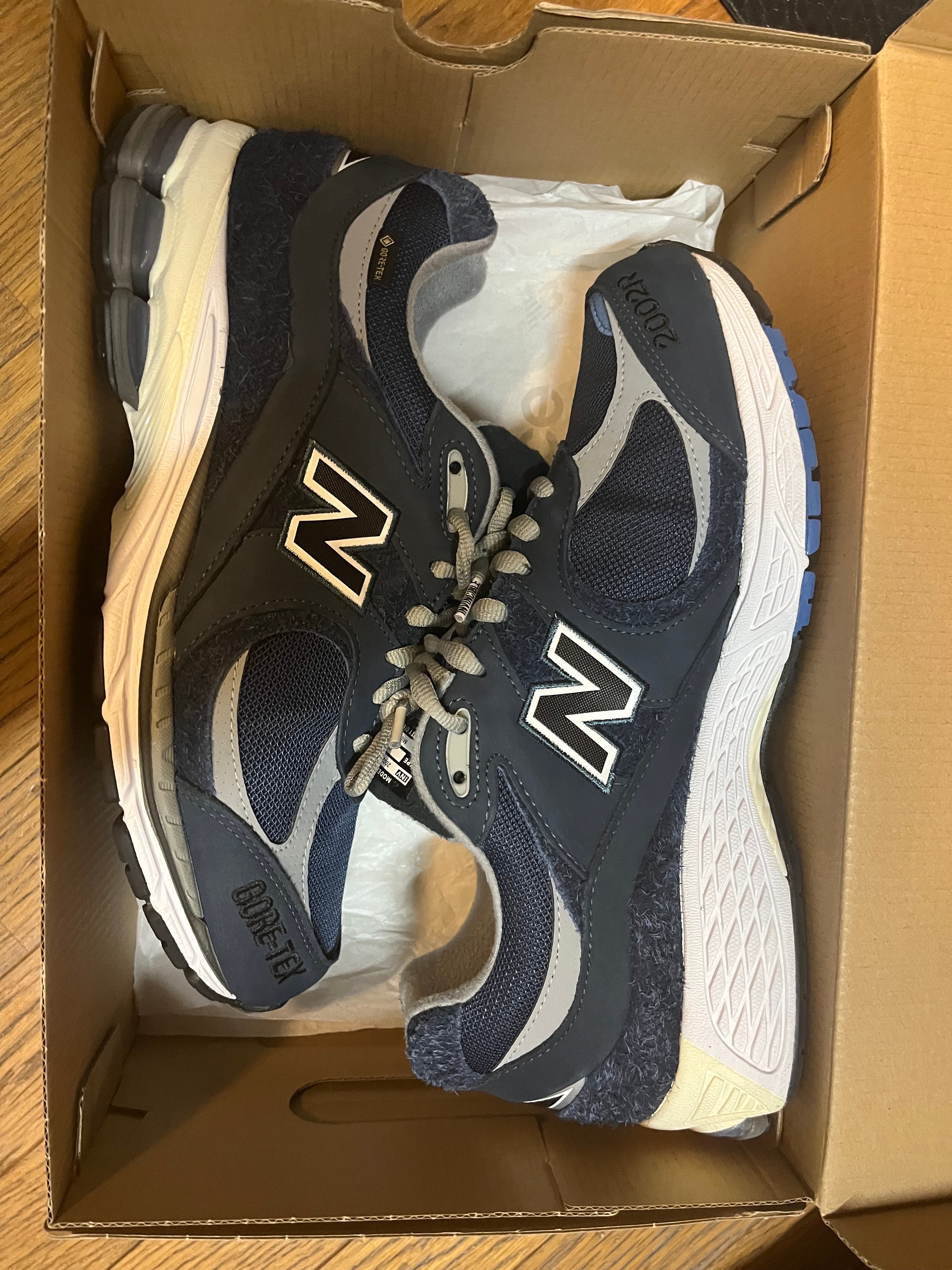 N.HOLLYWOOD × INVINCIBLE × New Balance 2002R GORE-TEX "Navy"