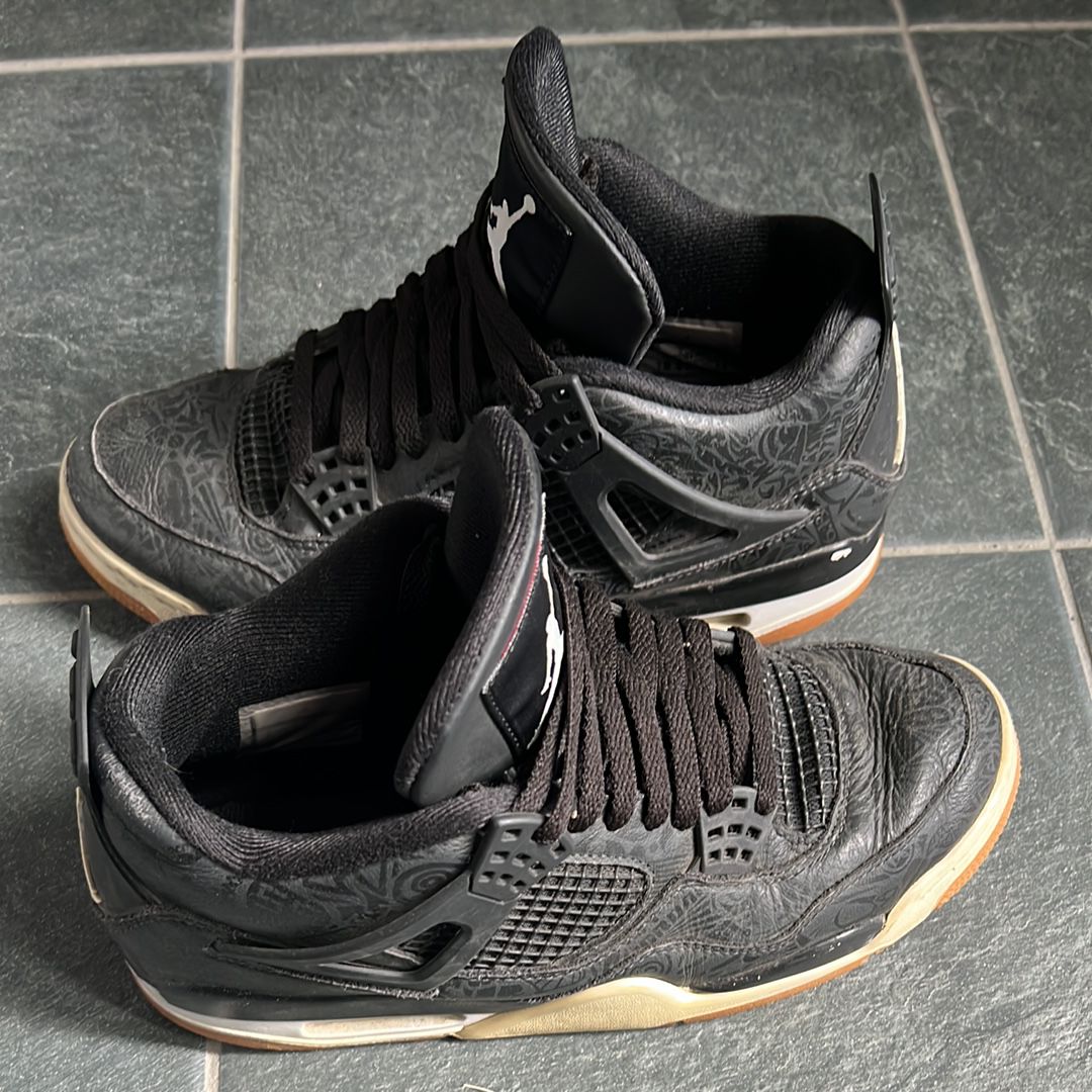 Nike Air Jordan 4 Retro "Laser Black/Gum"