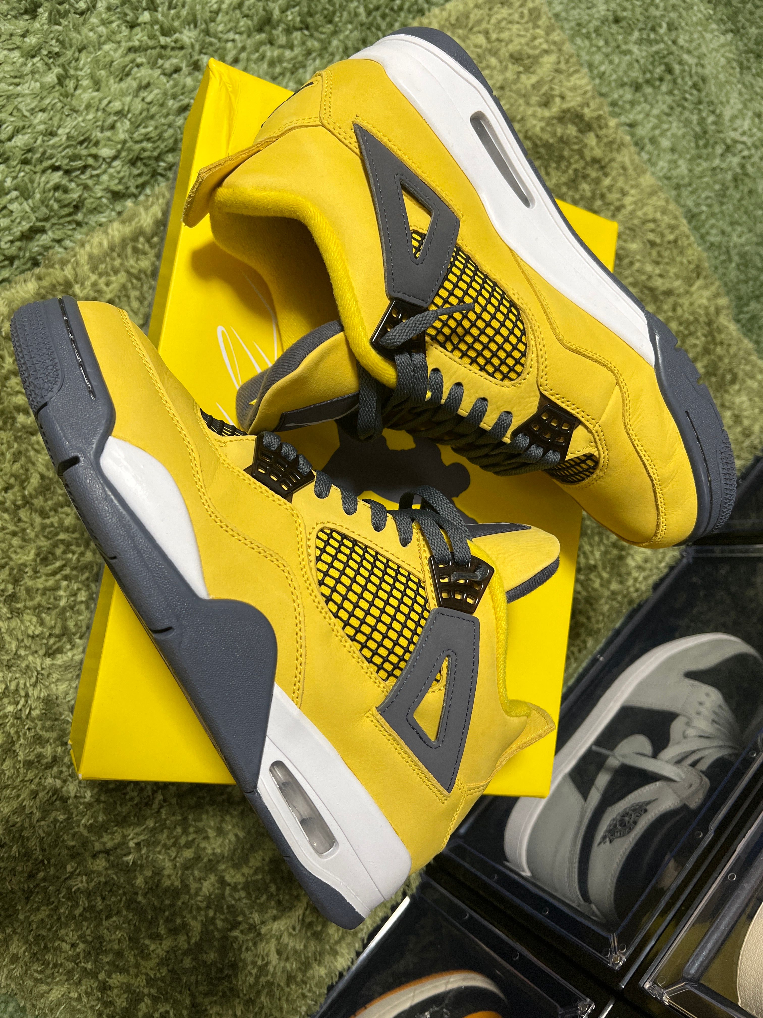 Nike Air Jordan 4 "Tour Yellow"