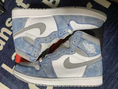 Nike Air Jordan 1 High OG "Hyper Royal"
