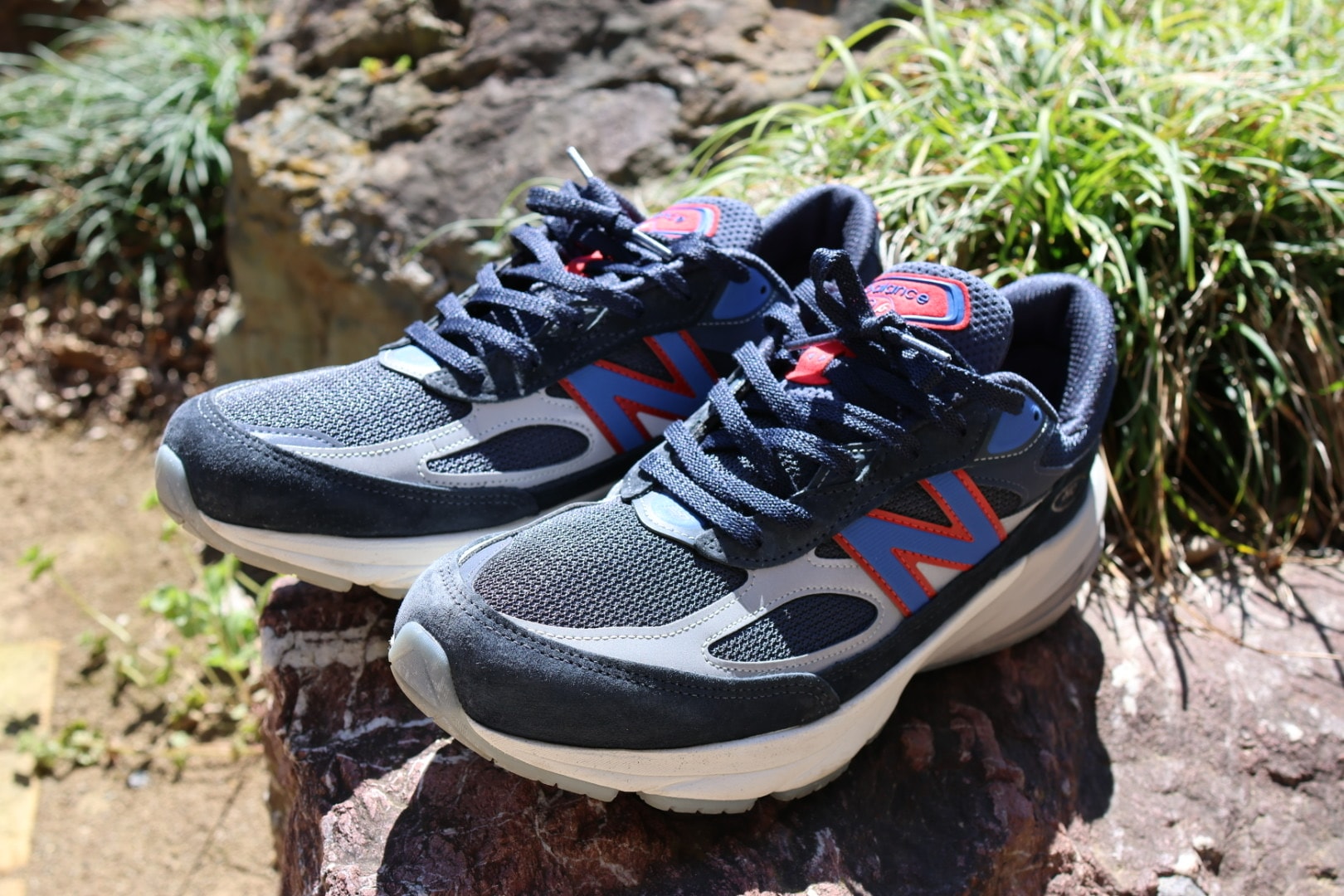 KITH × New Balance 990V6 Madison Square Garden "Navy"