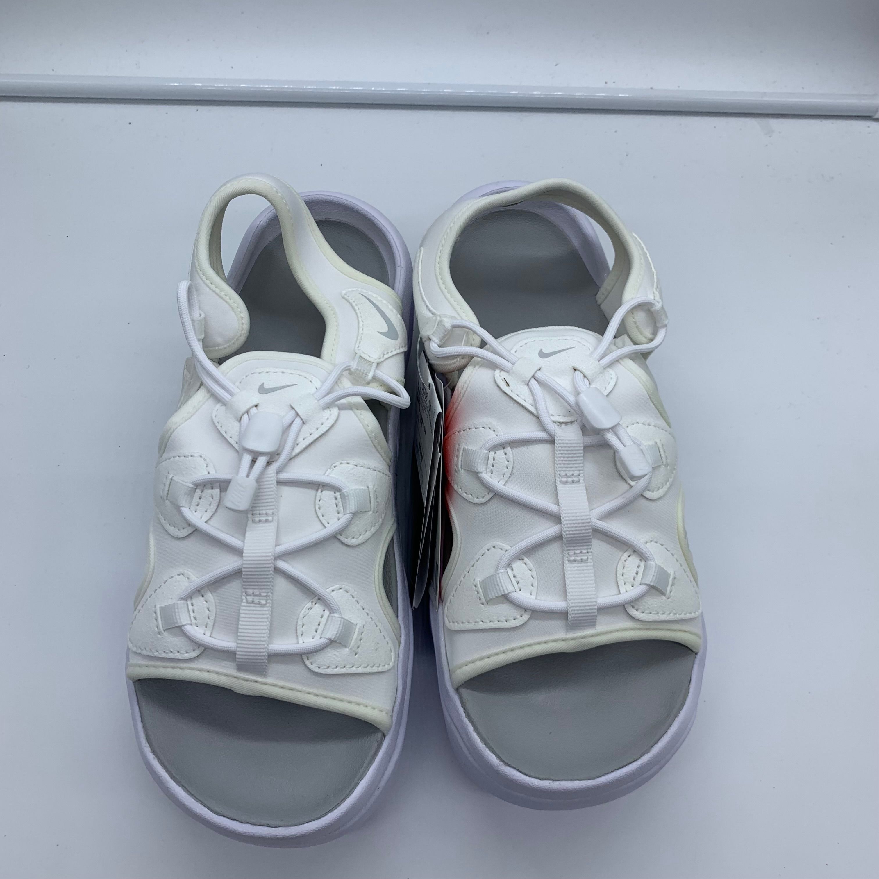 ナイキ ウィメンズ  エアマックス ココ サンダル "ホワイト"