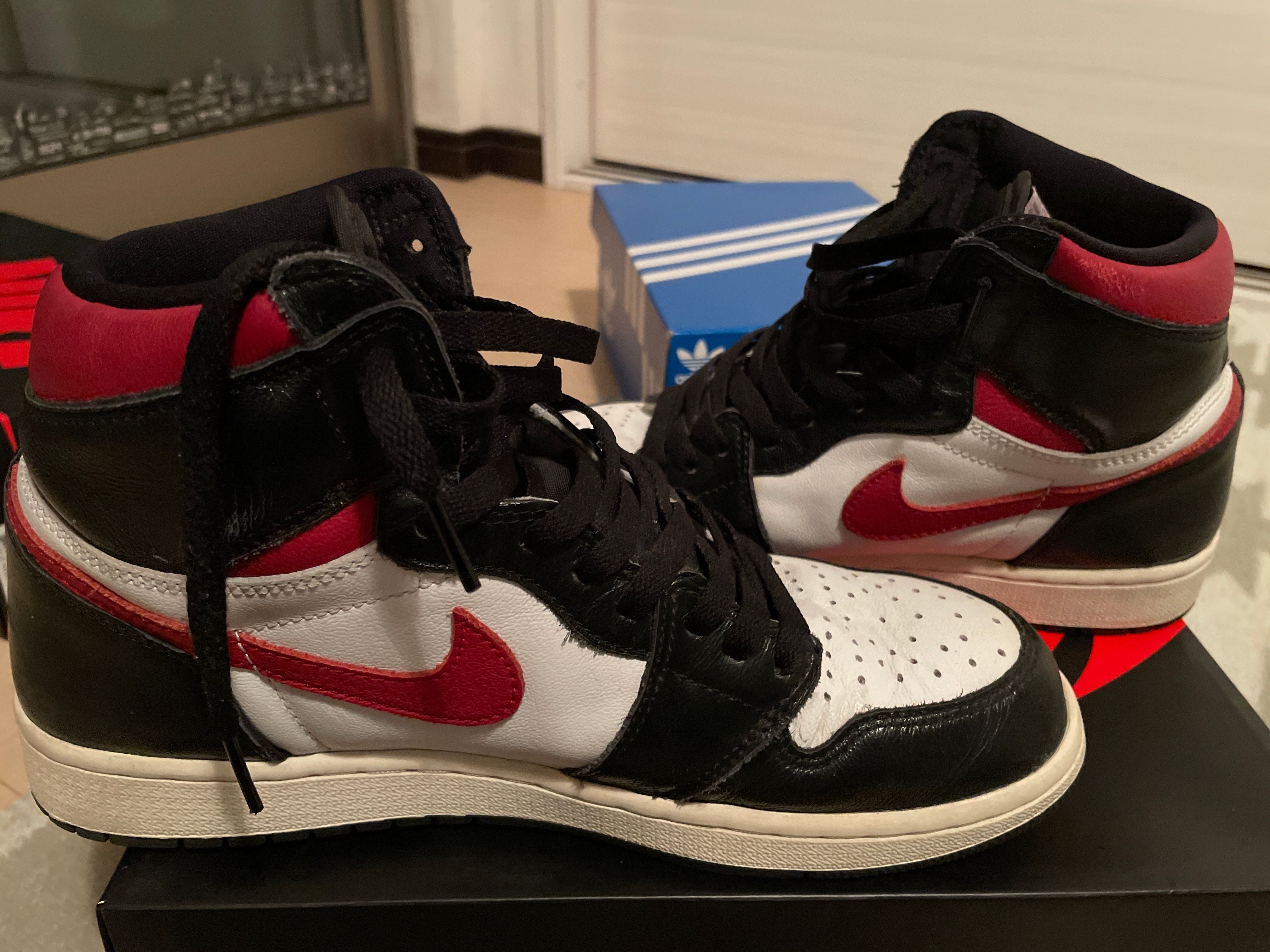 Nike Air Jordan 1 Retro High "Black/White/Sail/Gym Red"