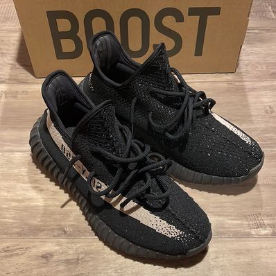 adidas YEEZY Boost 350 V2 "Oreo"