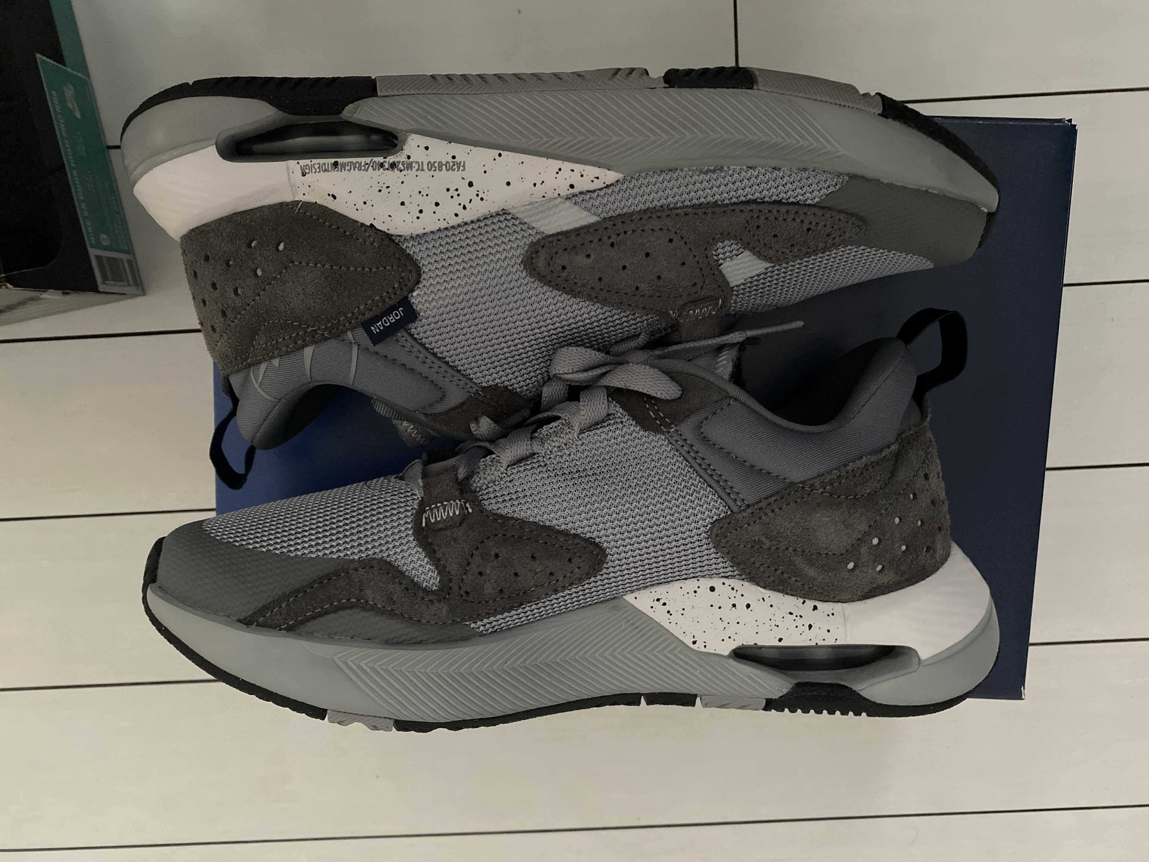 FRAGMENT × JORDAN AIR CADENCE PARTICLE GREY