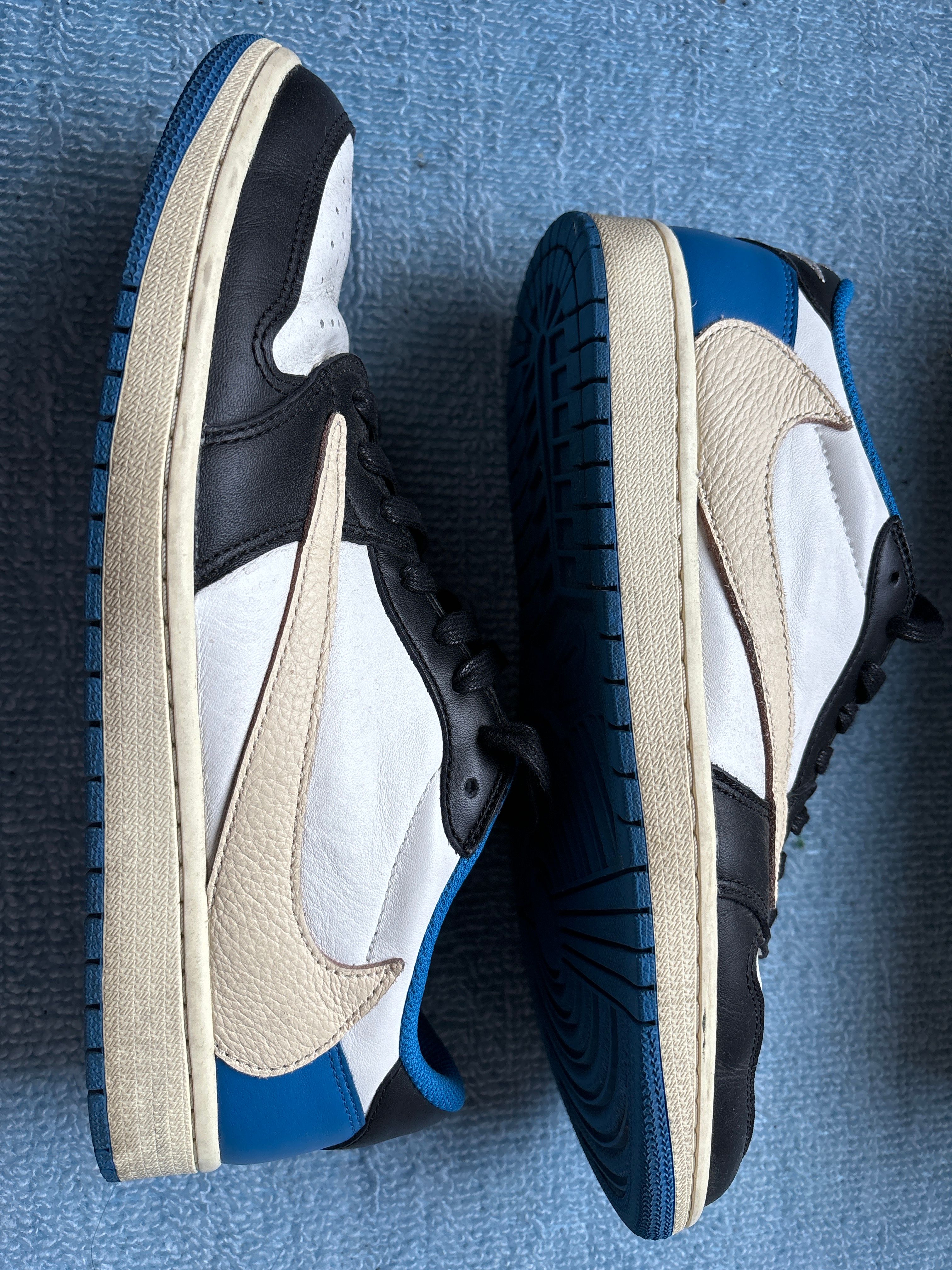 Travis Scott × fragment design × Nike Air Jordan 1 Low OG SP "Military Blue"