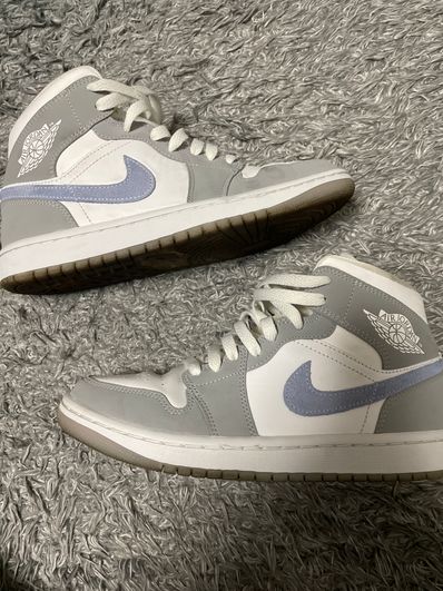 Nike Women's Air Jordan 1 Mid "Wolf Grey"