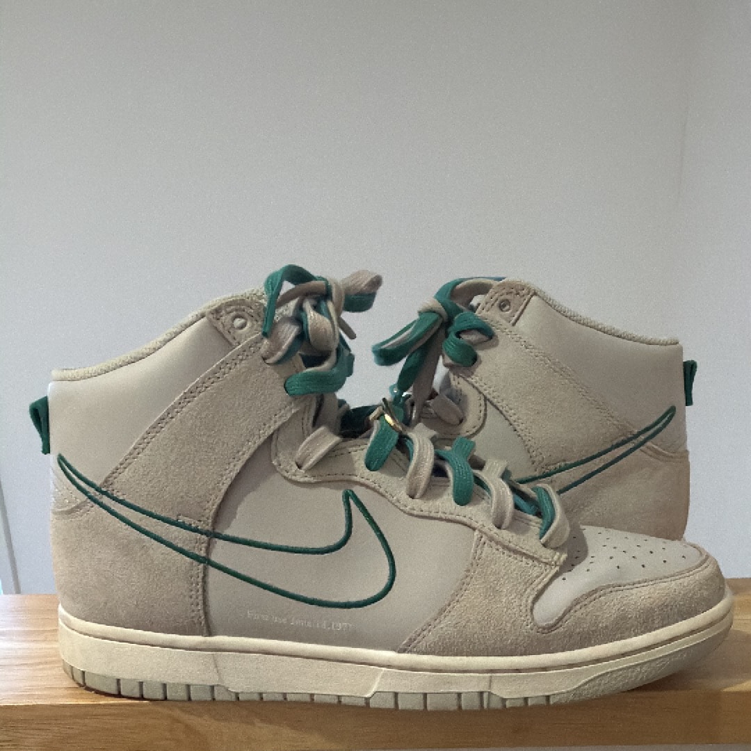 Nike Dunk High SE First Use "Light Bone/Green Noise"