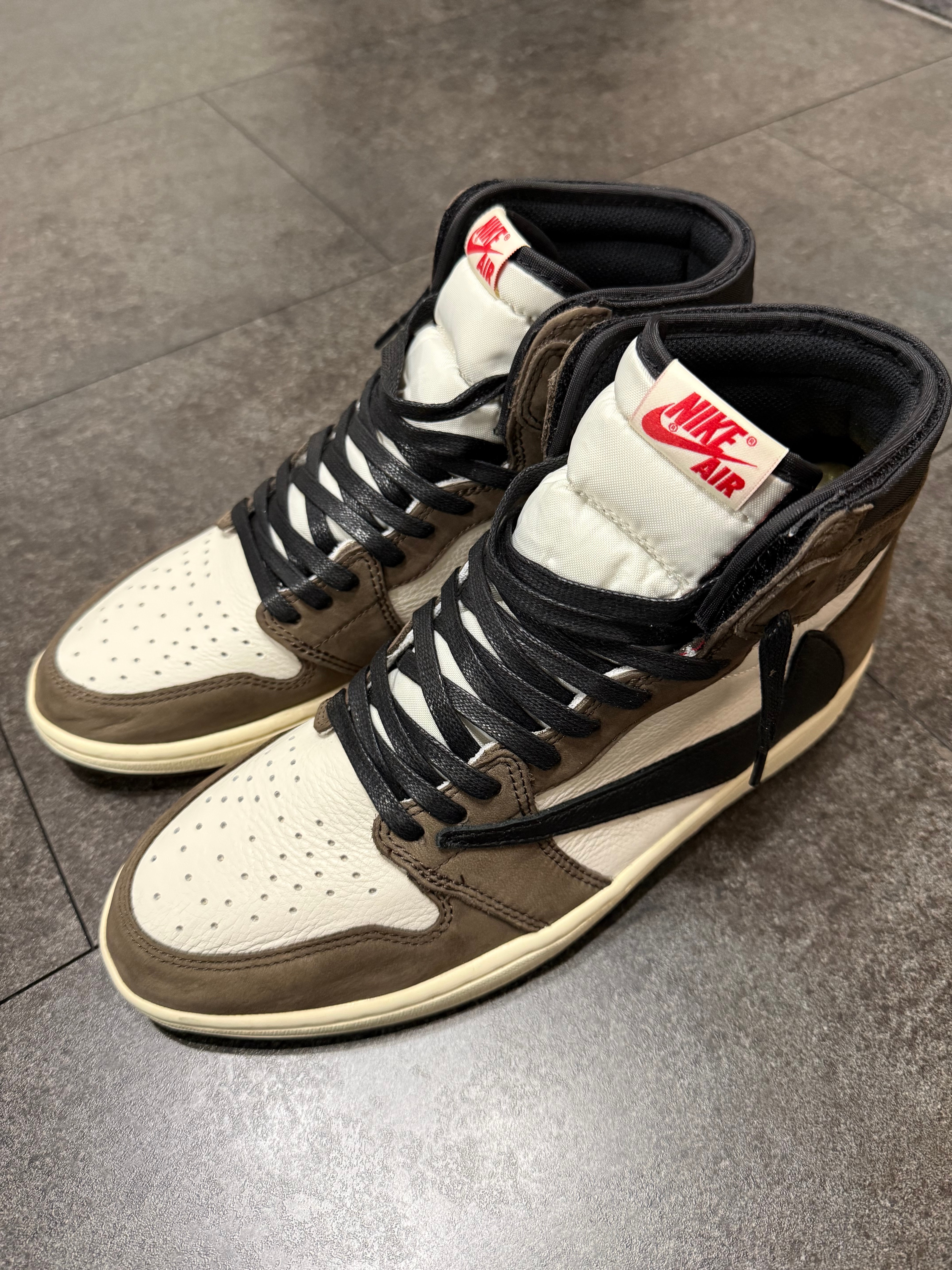 Travis Scott × Nike Air Jordan 1 Retro High OG TS SP "Sail/Dark Mocha"