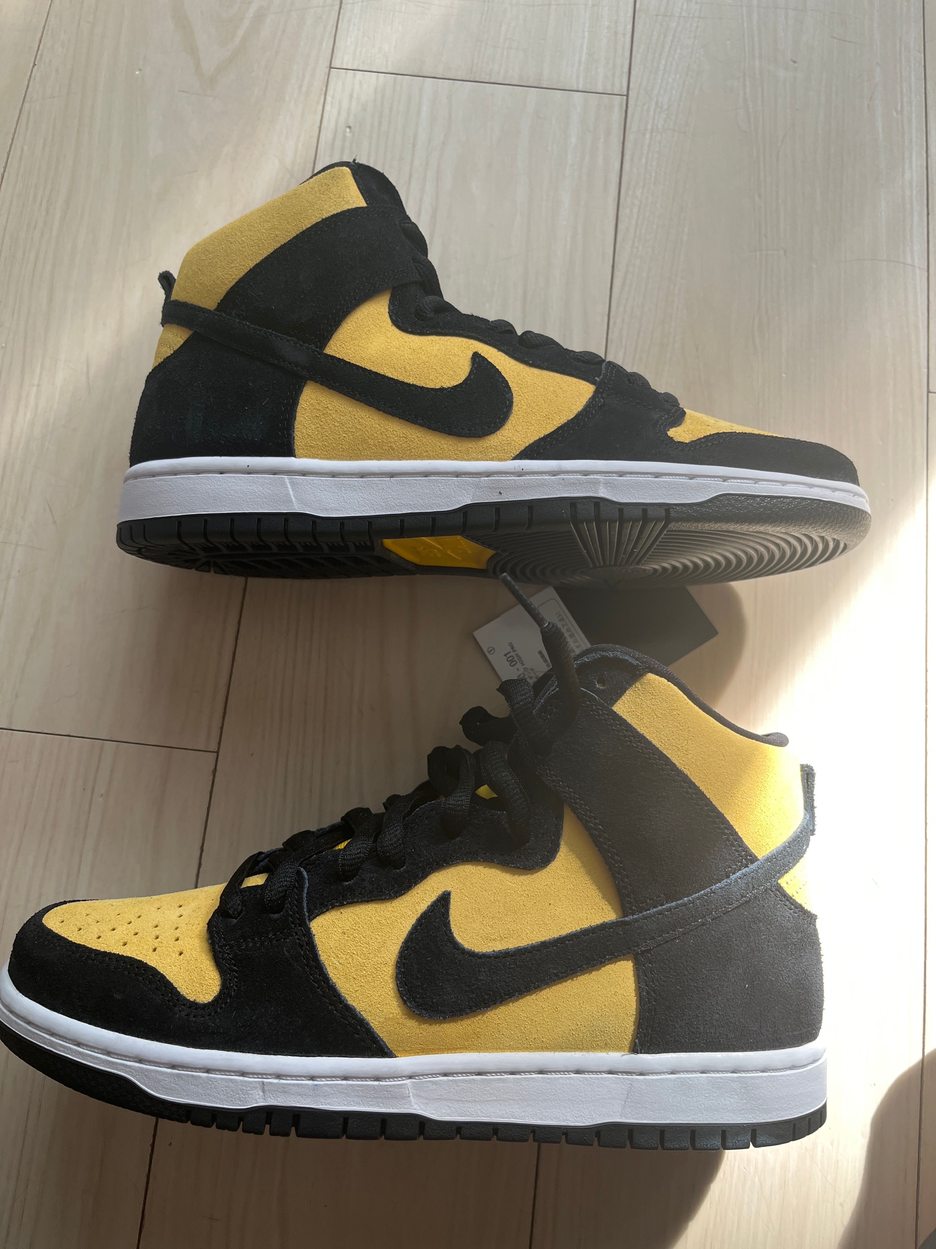 NIKE SB DUNK HIGH "MAIZE AND BLACK"
