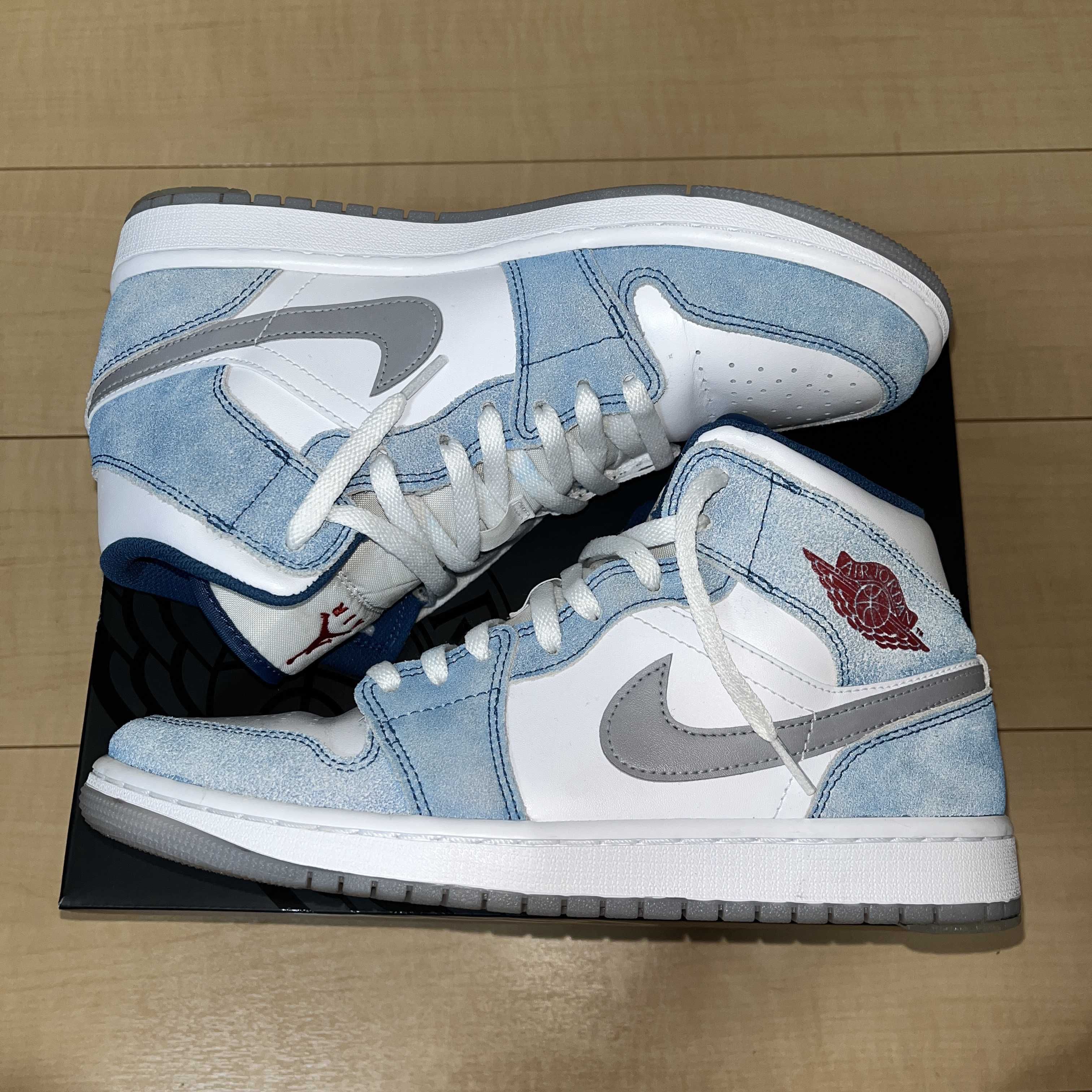 Nike Air Jordan 1 Mid SE "White/Hyper Royal/Red"