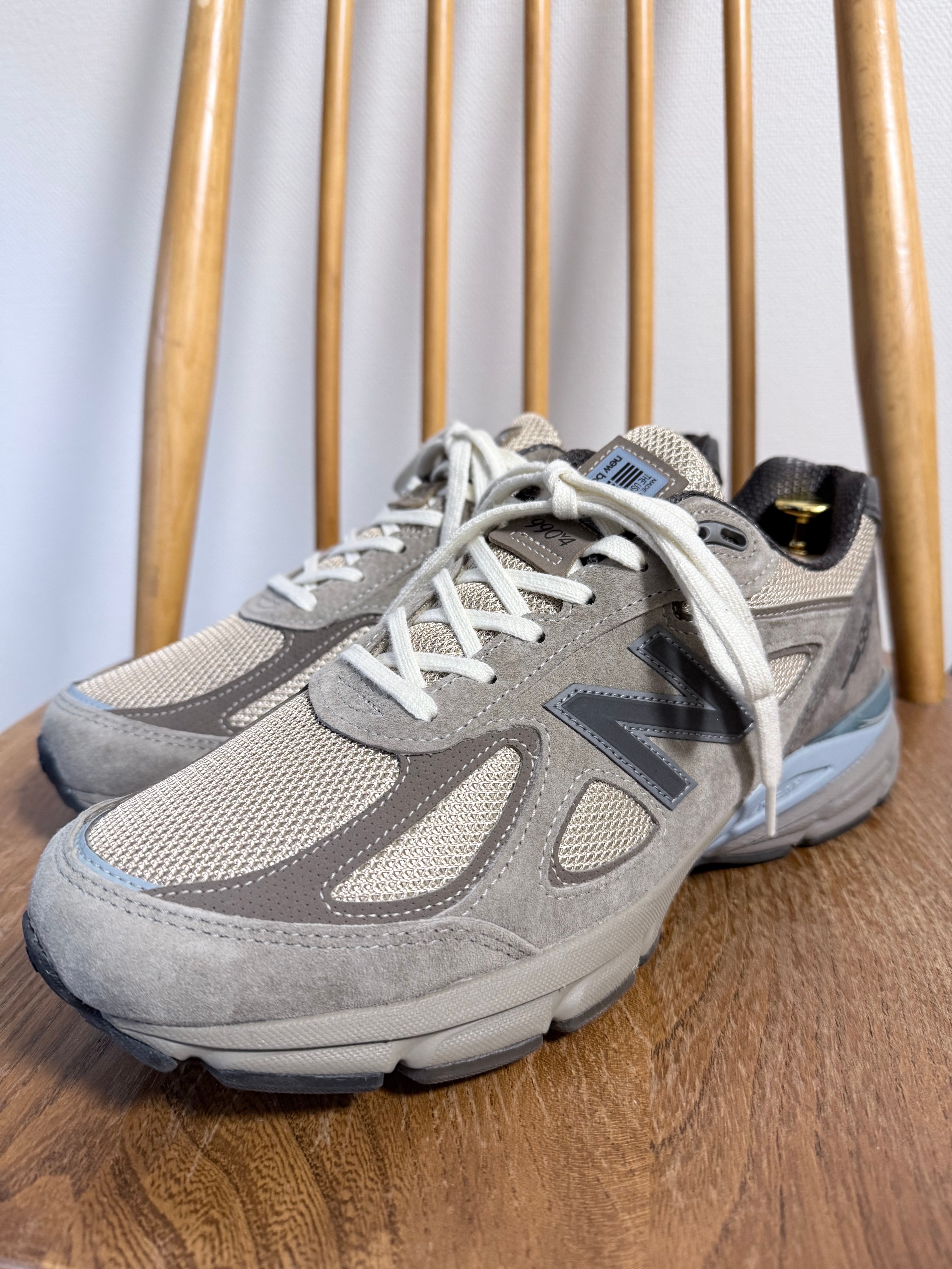 AURALEE × New Balance 990V4 "Taupe"