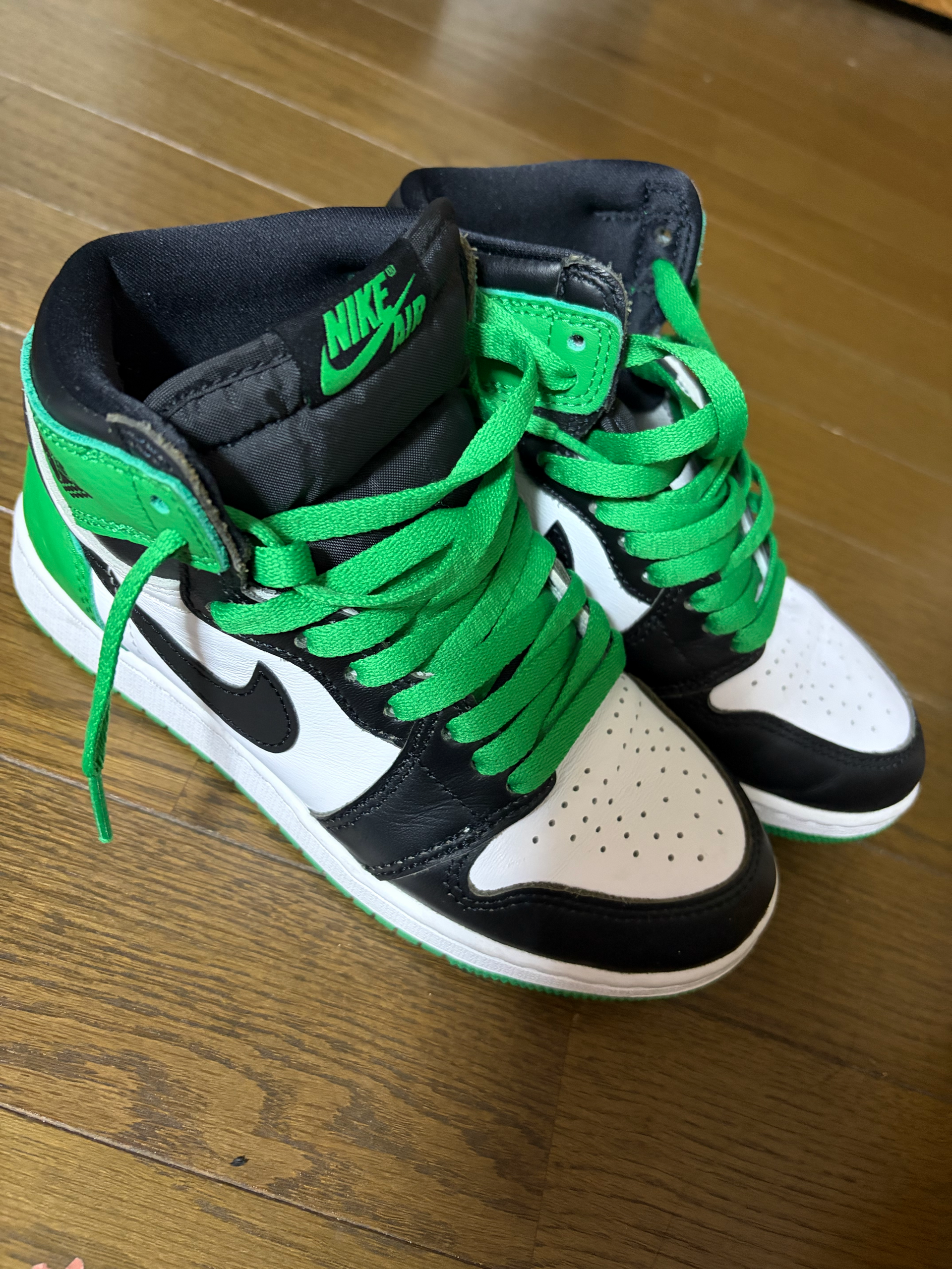 Nike GS Air Jordan 1 Retro High OG "Celtics/Black and Lucky Green" (2023)