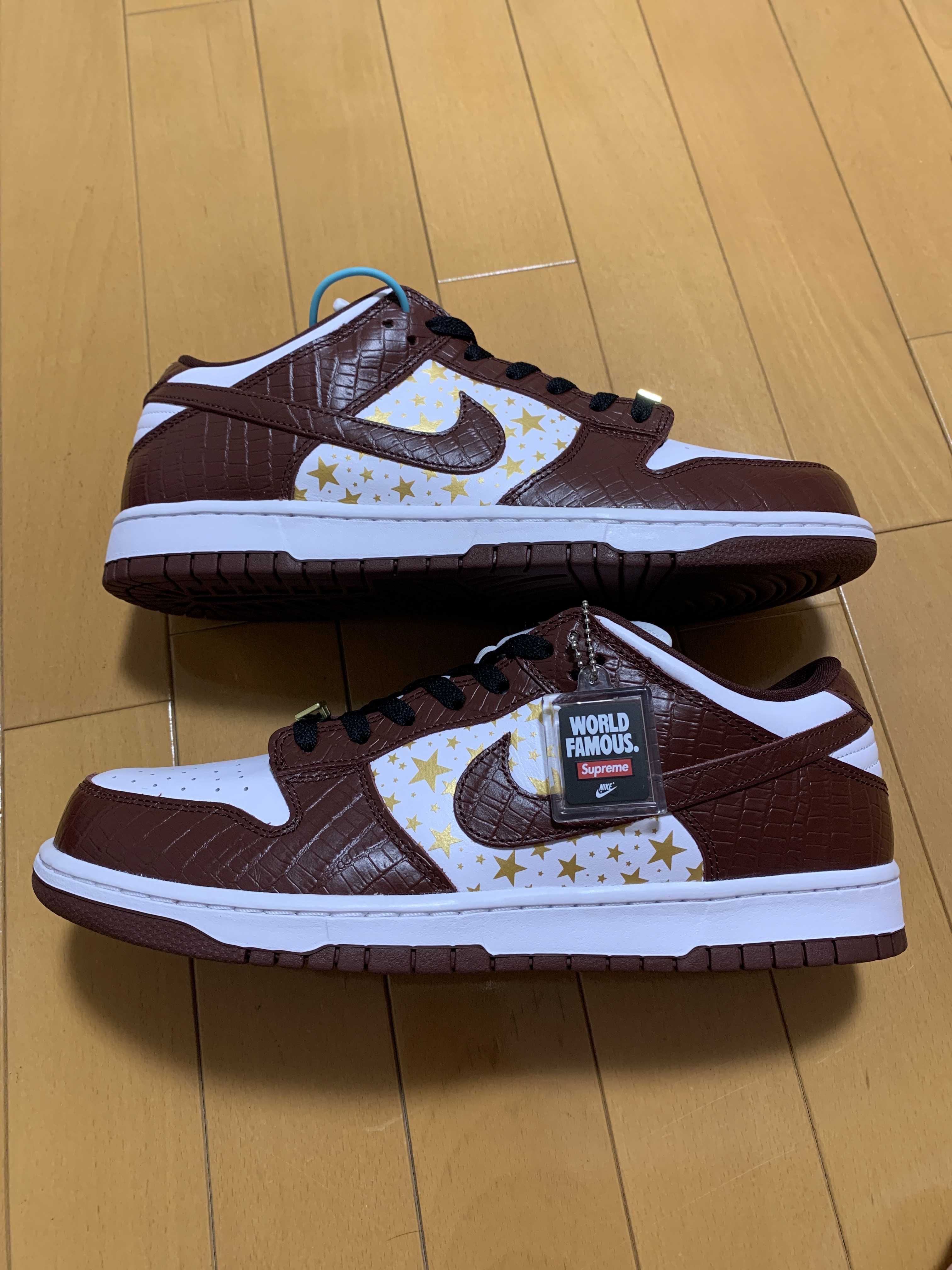 Supreme × Nike SB Dunk Low OG QS Gold Stars "White/Barkroot Brown"