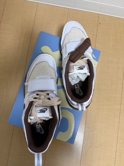 Travis Scott × Nike Zoom Field Jaxx "White and Light Chocolate"