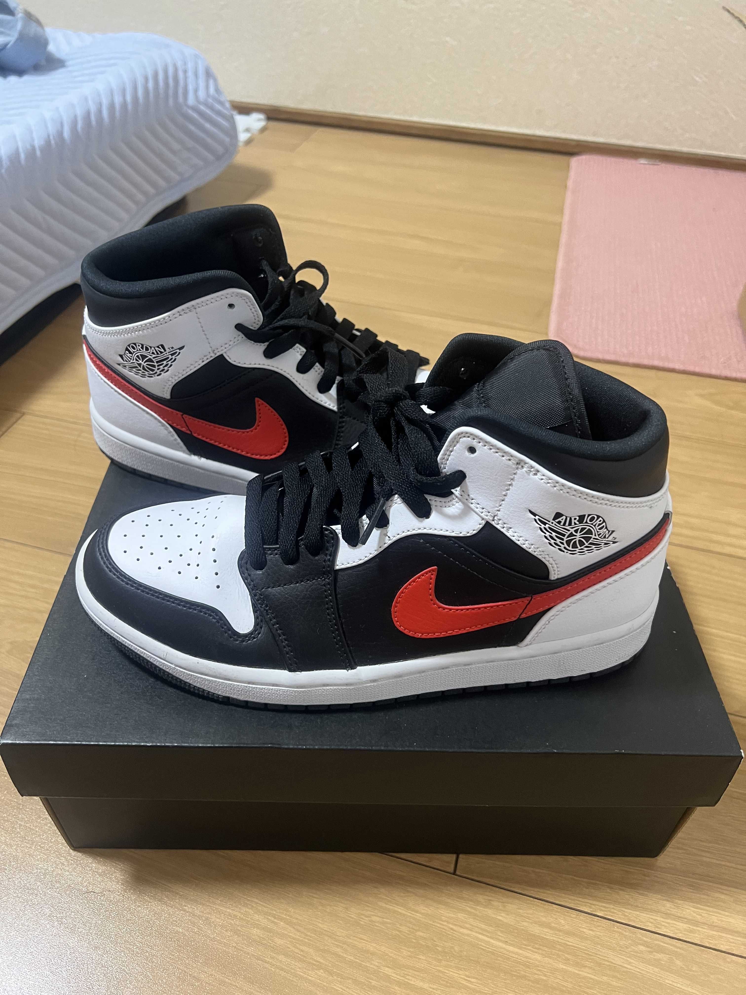 NIKE AIR JORDAN 1 MID "BLACK/CHILE RED/WHITE"