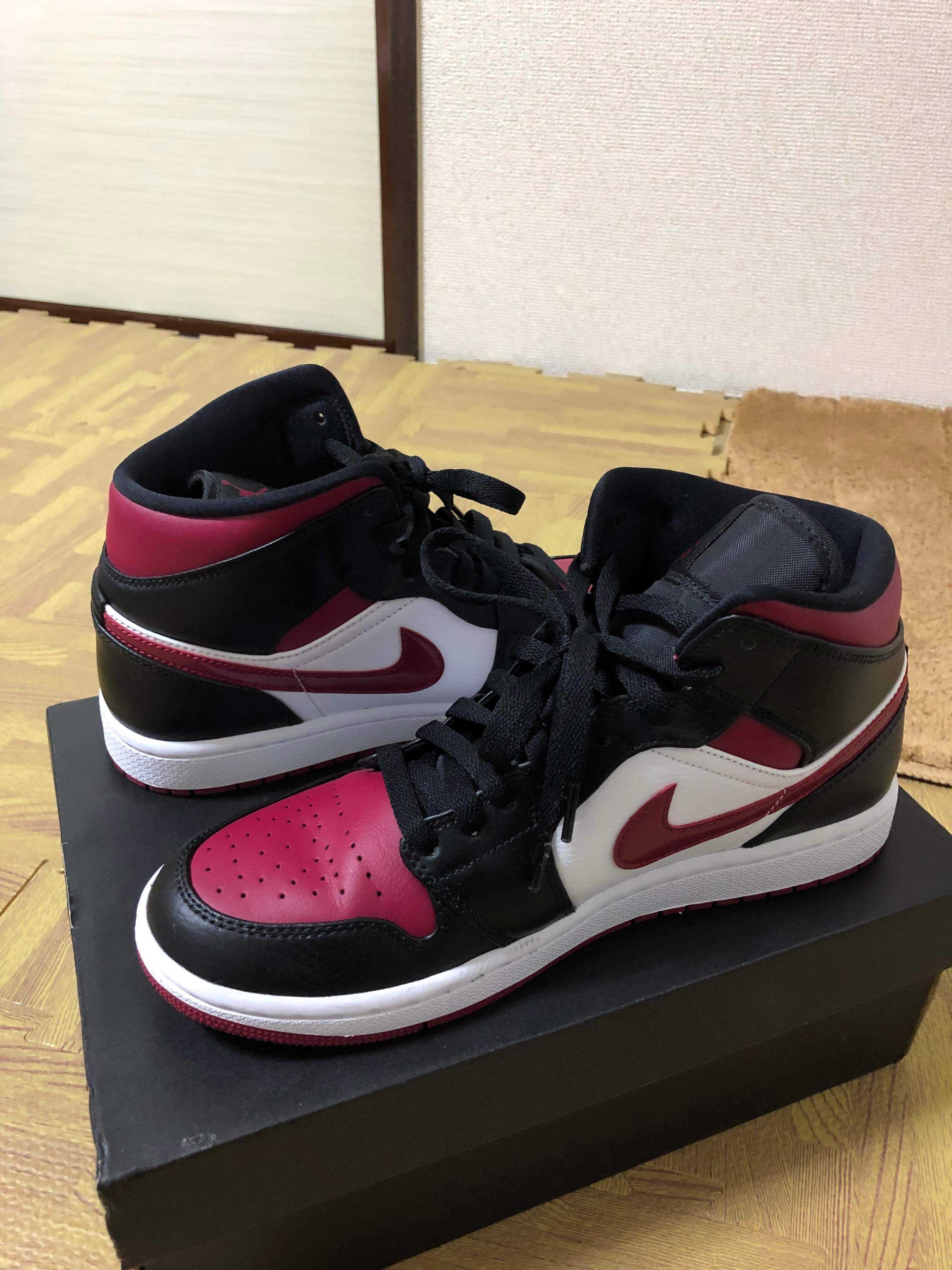 NIKE AIR JORDAN 1 MID "BLACK/RED/WHITE"