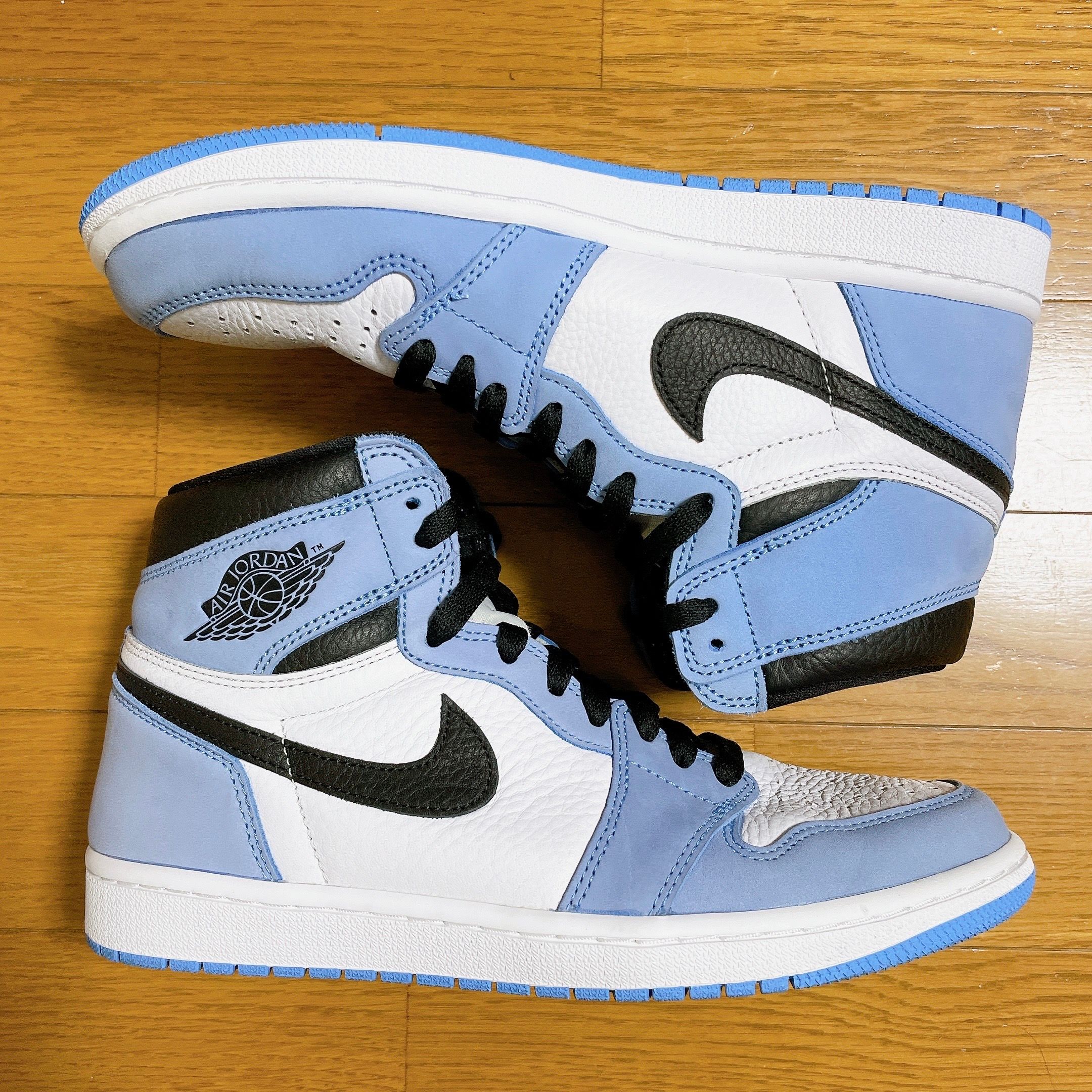 Nike Air Jordan 1 High OG "University Blue"