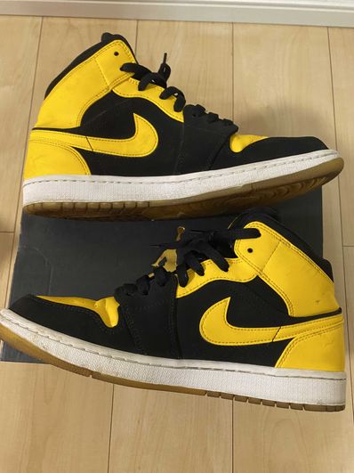 Nike Air Jordan 1 Retro Mid "New Love" (2017)