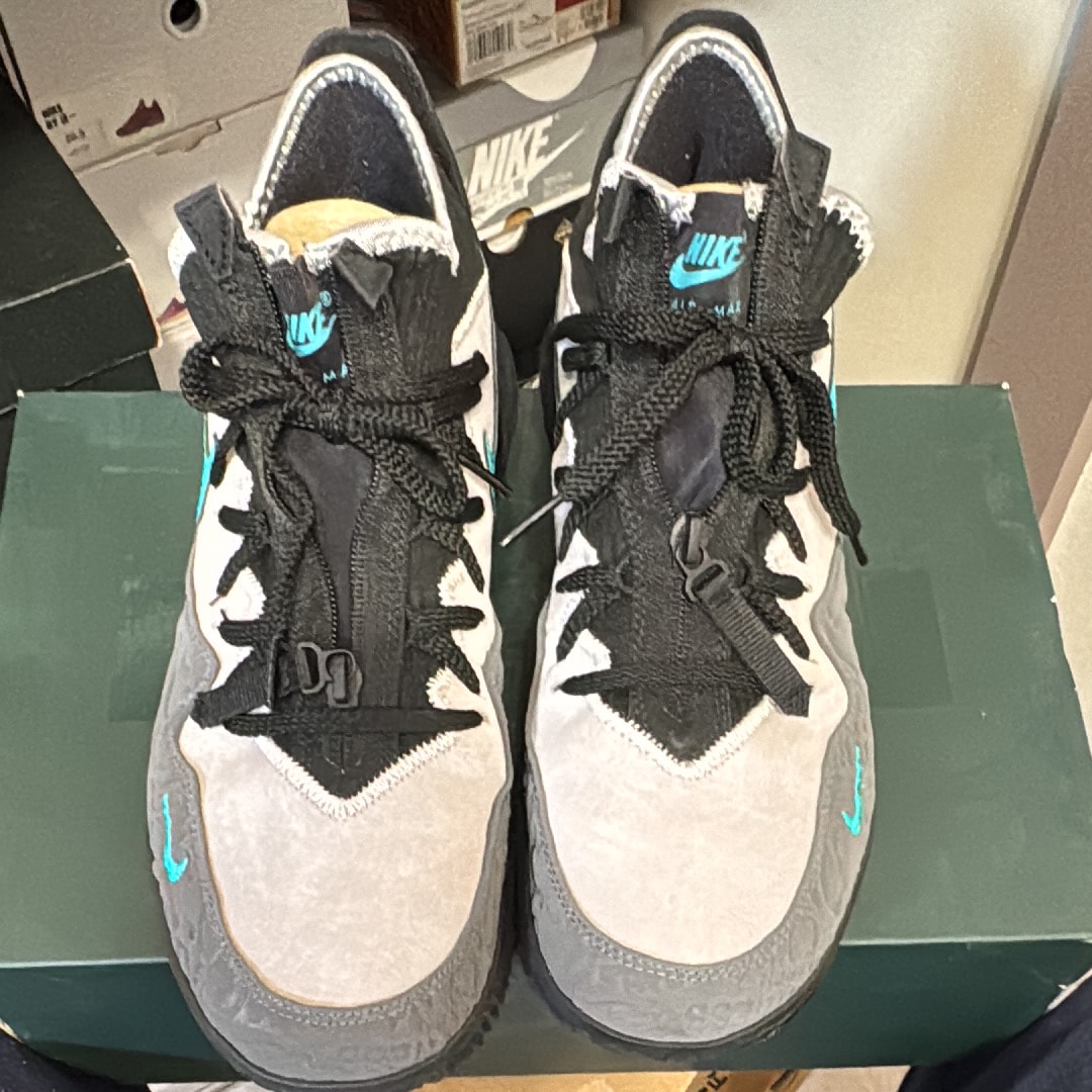 アトモス × ナイキ レブロン16 "クリアジェイド"