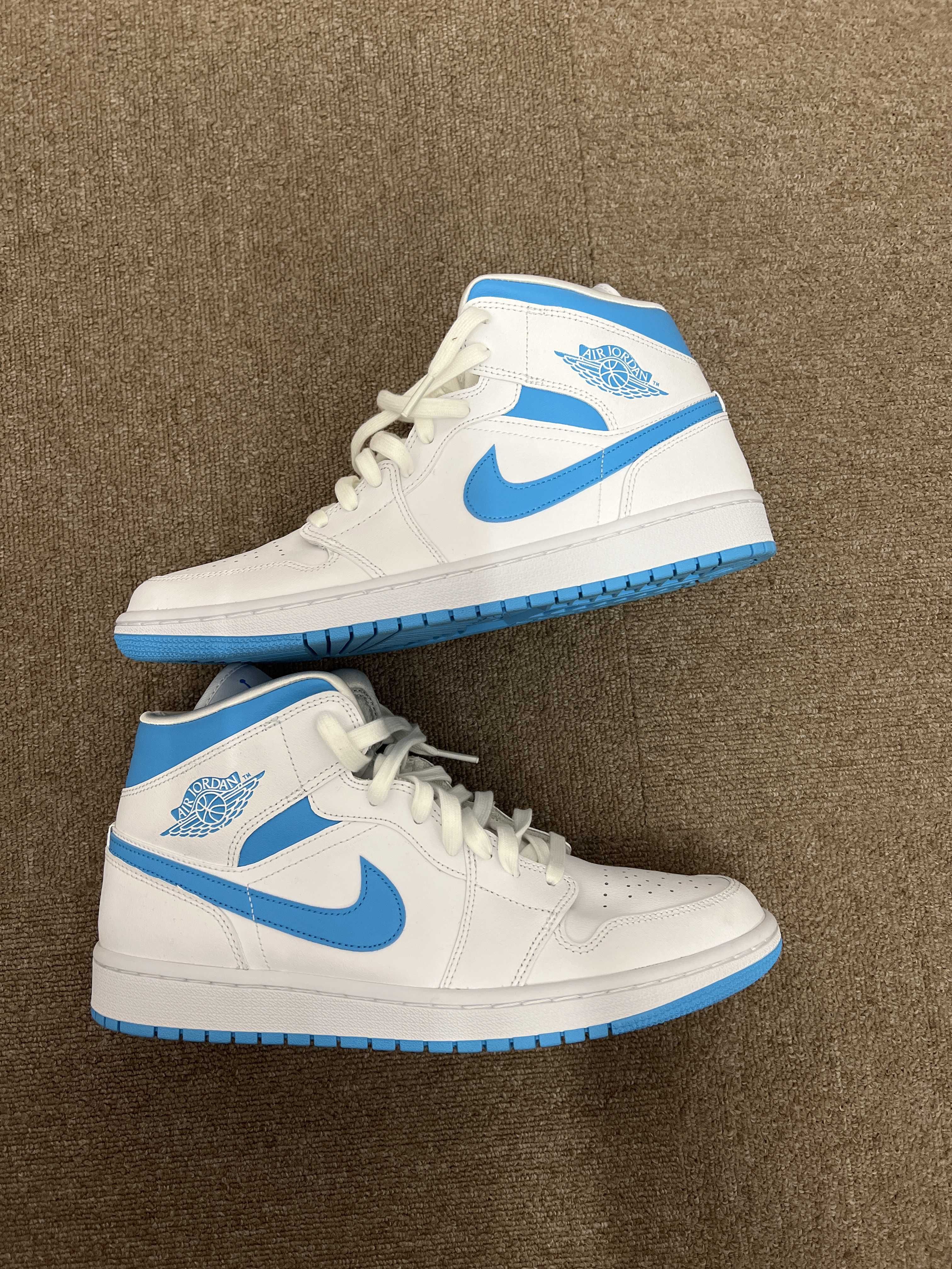 Nike Women's Air Jordan 1 Mid "UNC"