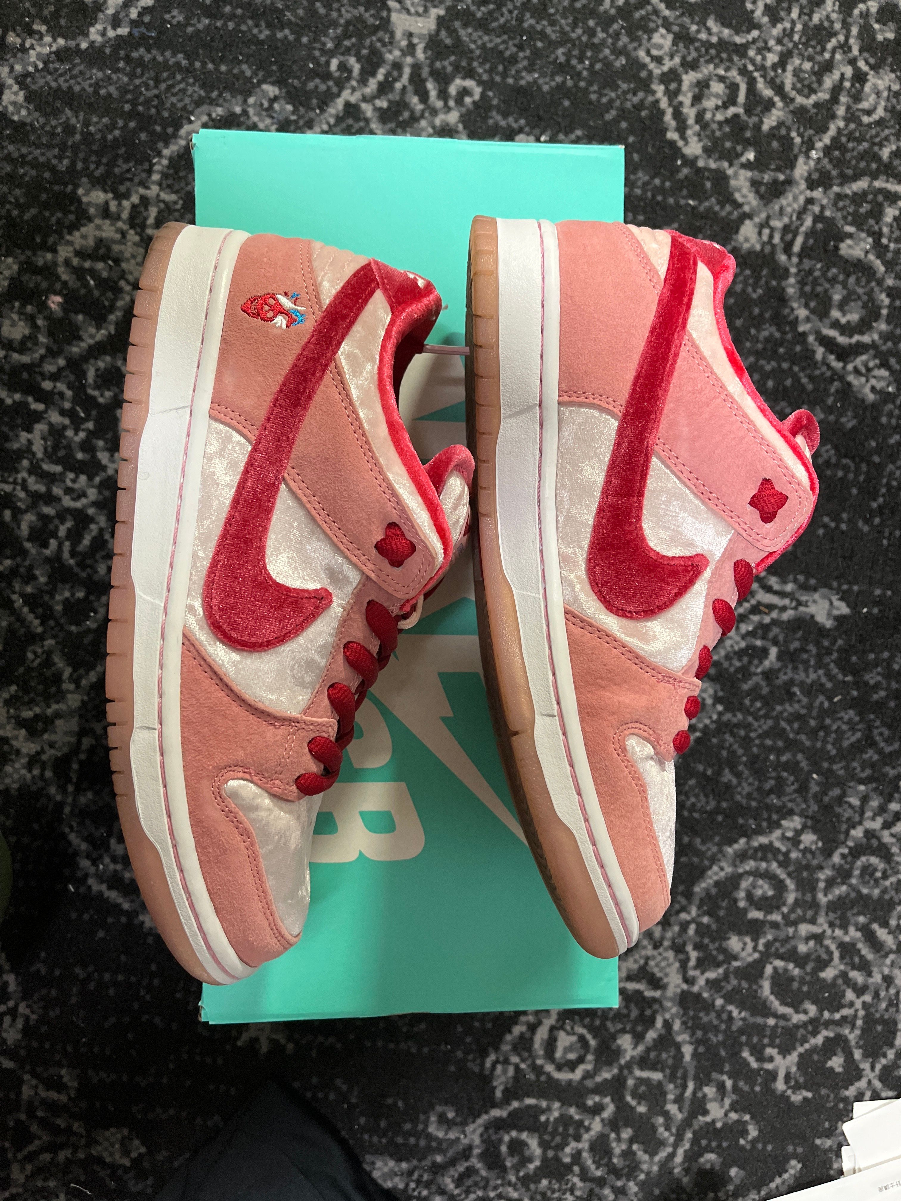Strangelove × Nike SB Dunk Low "Valentine’s Day"