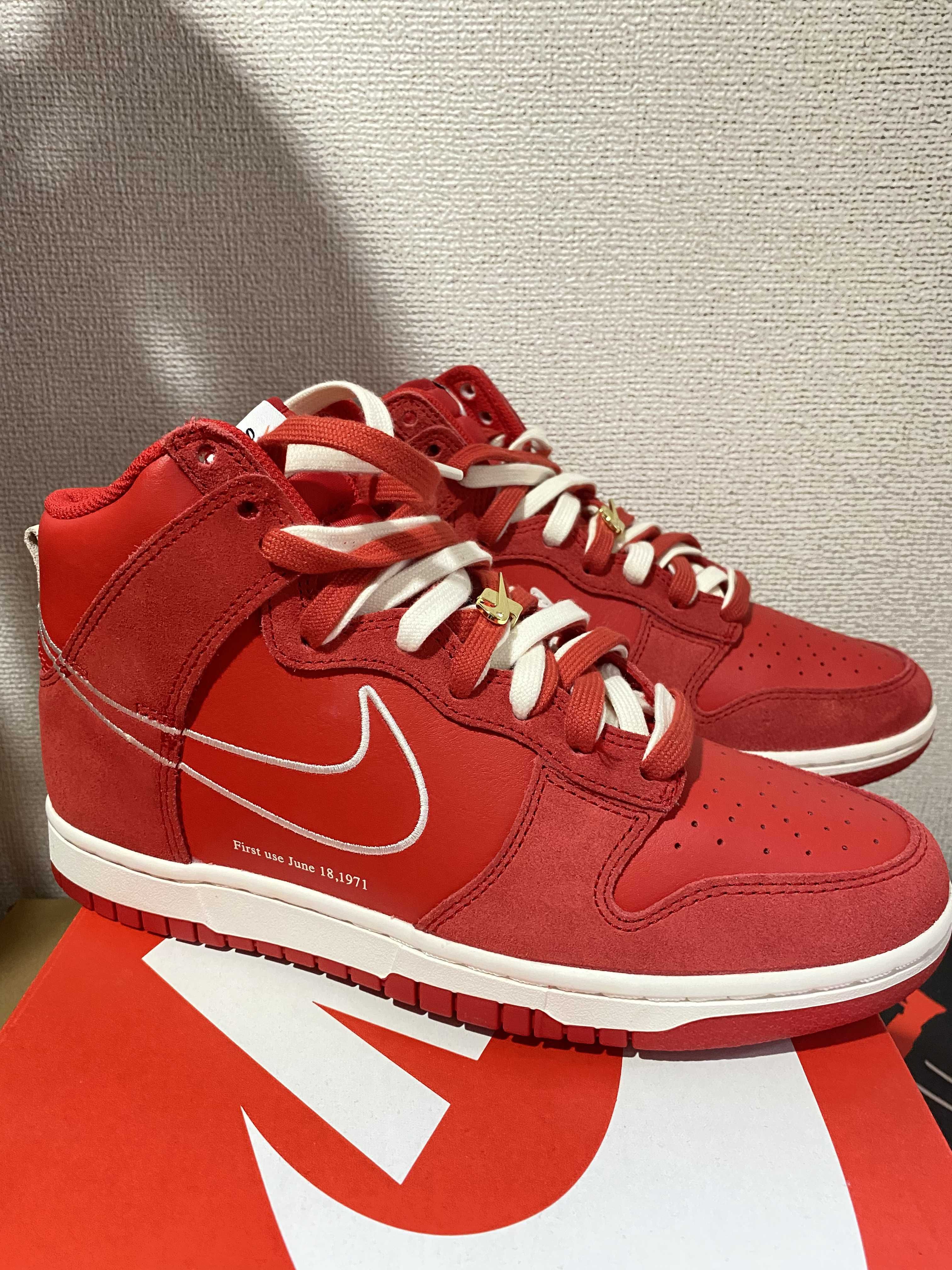 NIKE DUNK HIGH SE FIRST USE "UNIVERSITY RED"