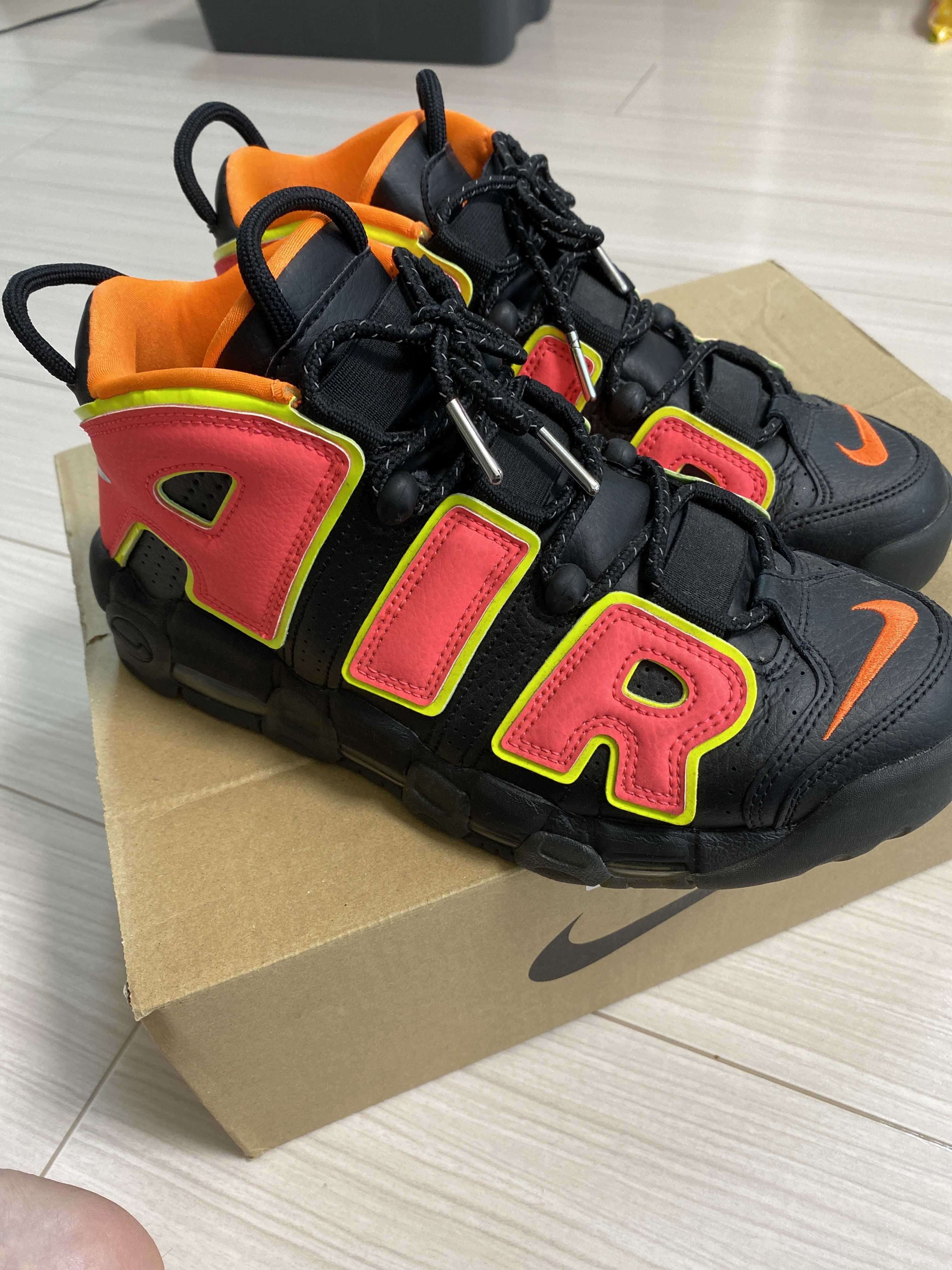 NIKE Women's AIR MORE UPTEMPO "HOT PUNCH"