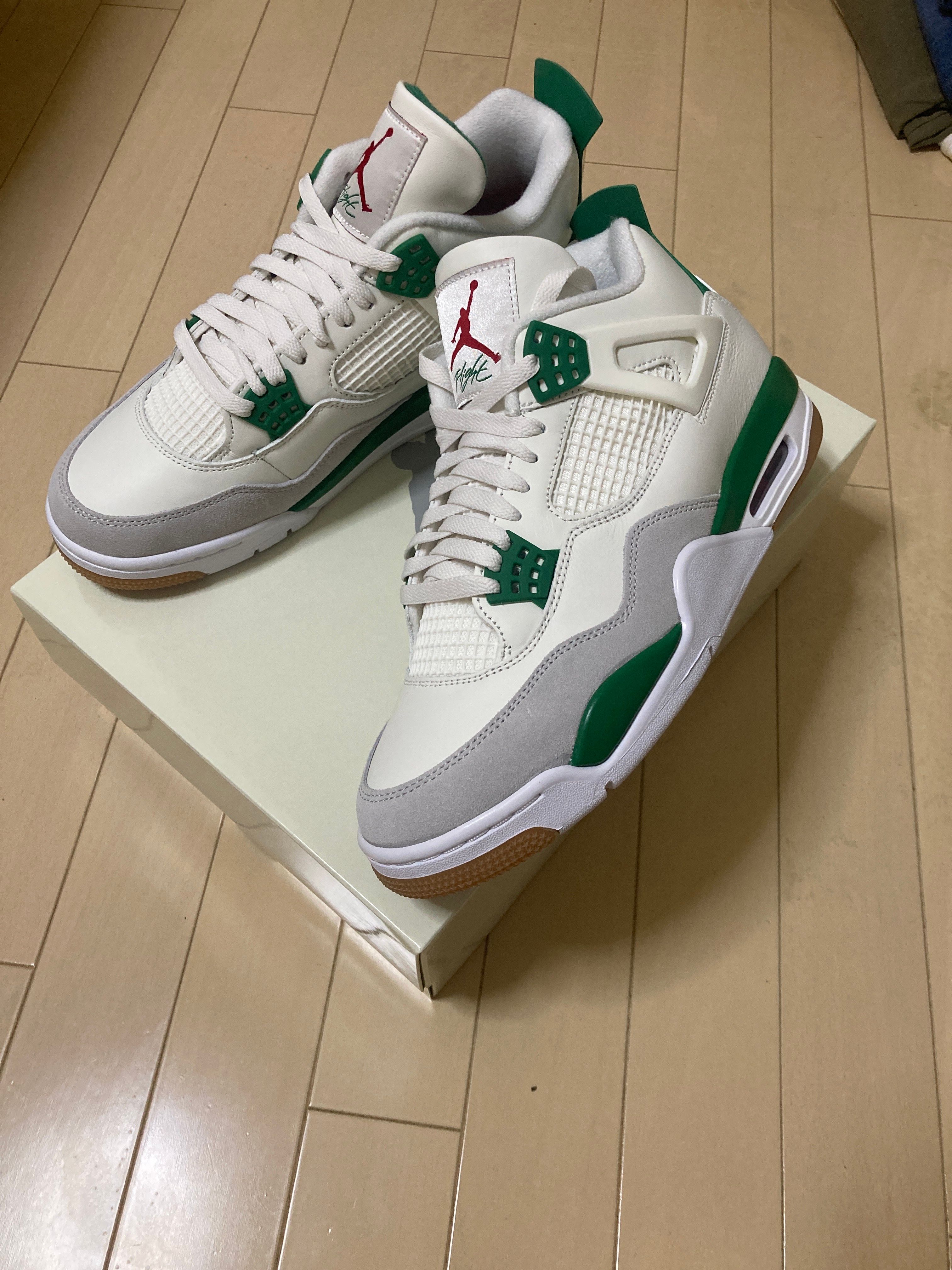 Nike SB × Air Jordan 4 Retro SP "Pine Green"