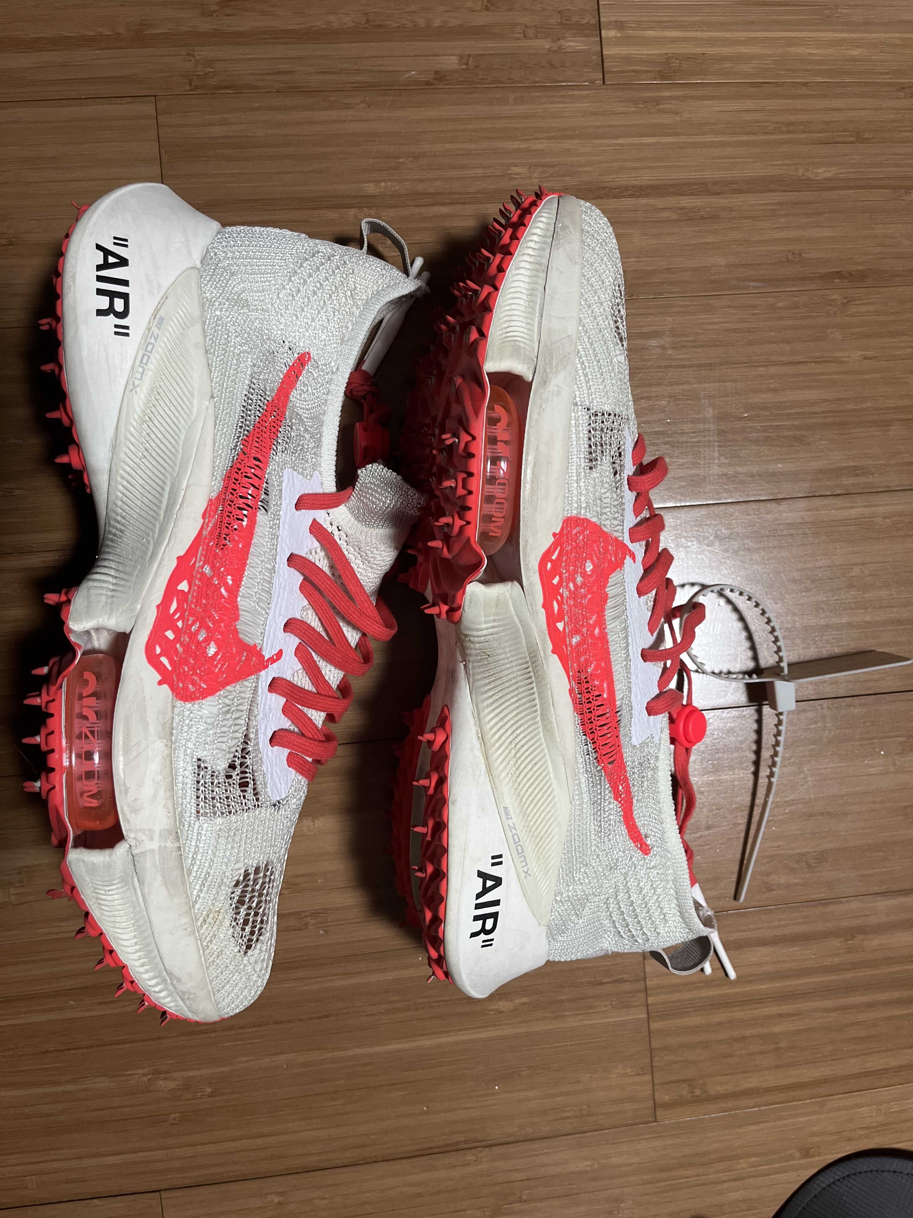 Off-White × Nike Air Zoom Tempo Next% Flyknit "Solar Red"