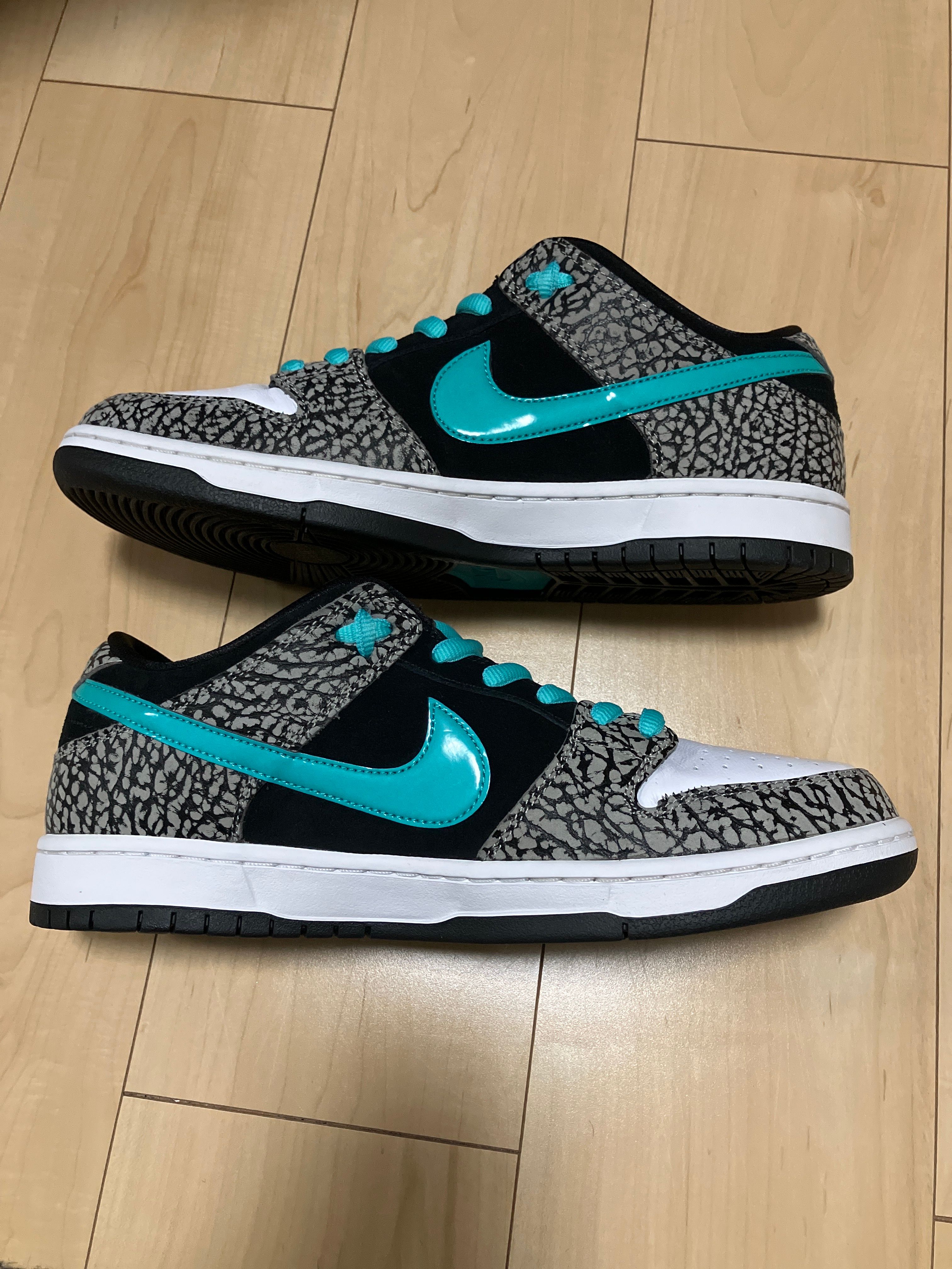 Nike SB Dunk Low "Elephant/Safari"