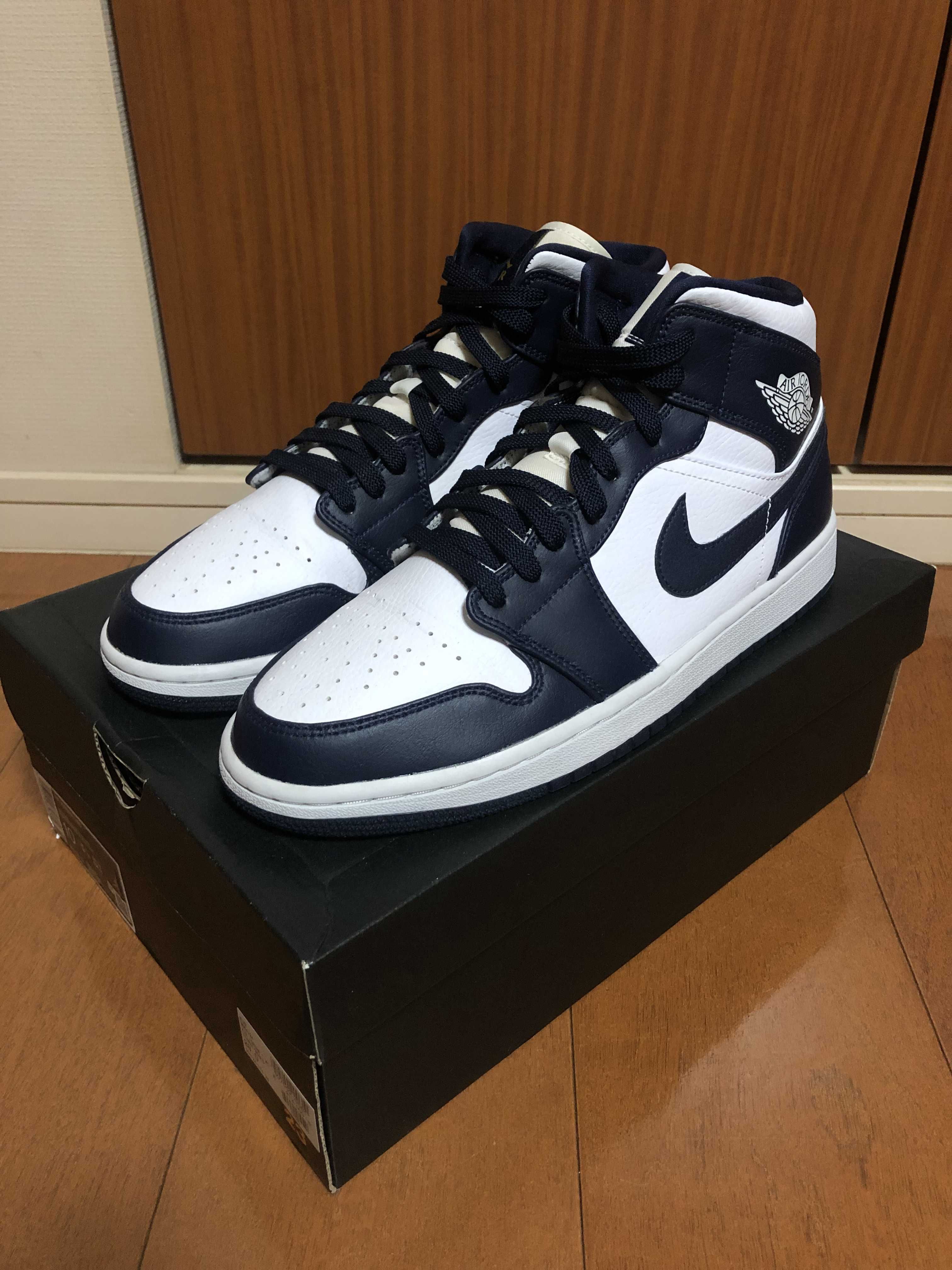 Nike Air Jordan 1 Mid "White Metallic Gold Obsidian"