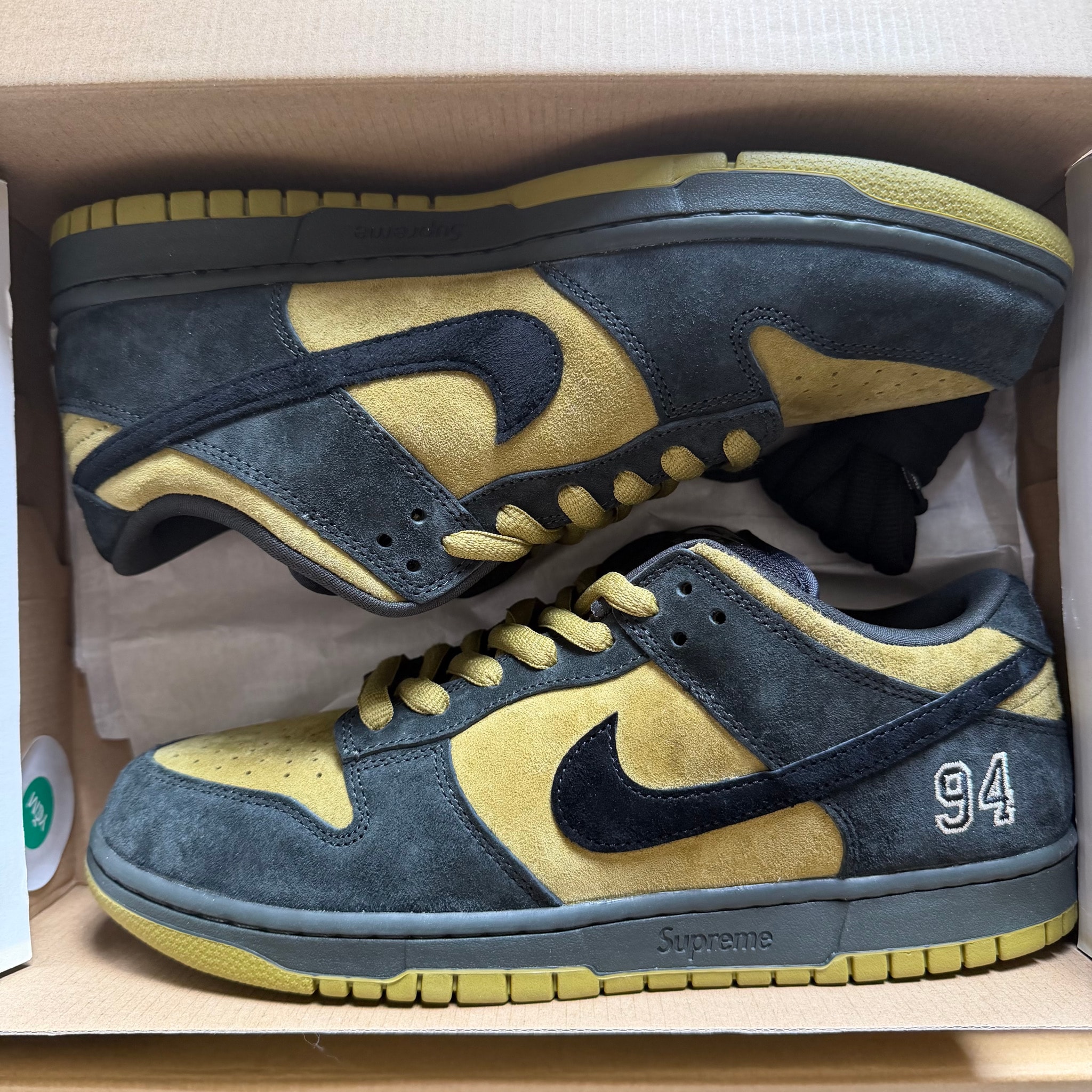 Supreme × Nike SB Dunk Low "Camper Green" (Asia Exclusive) (25FW Week2)