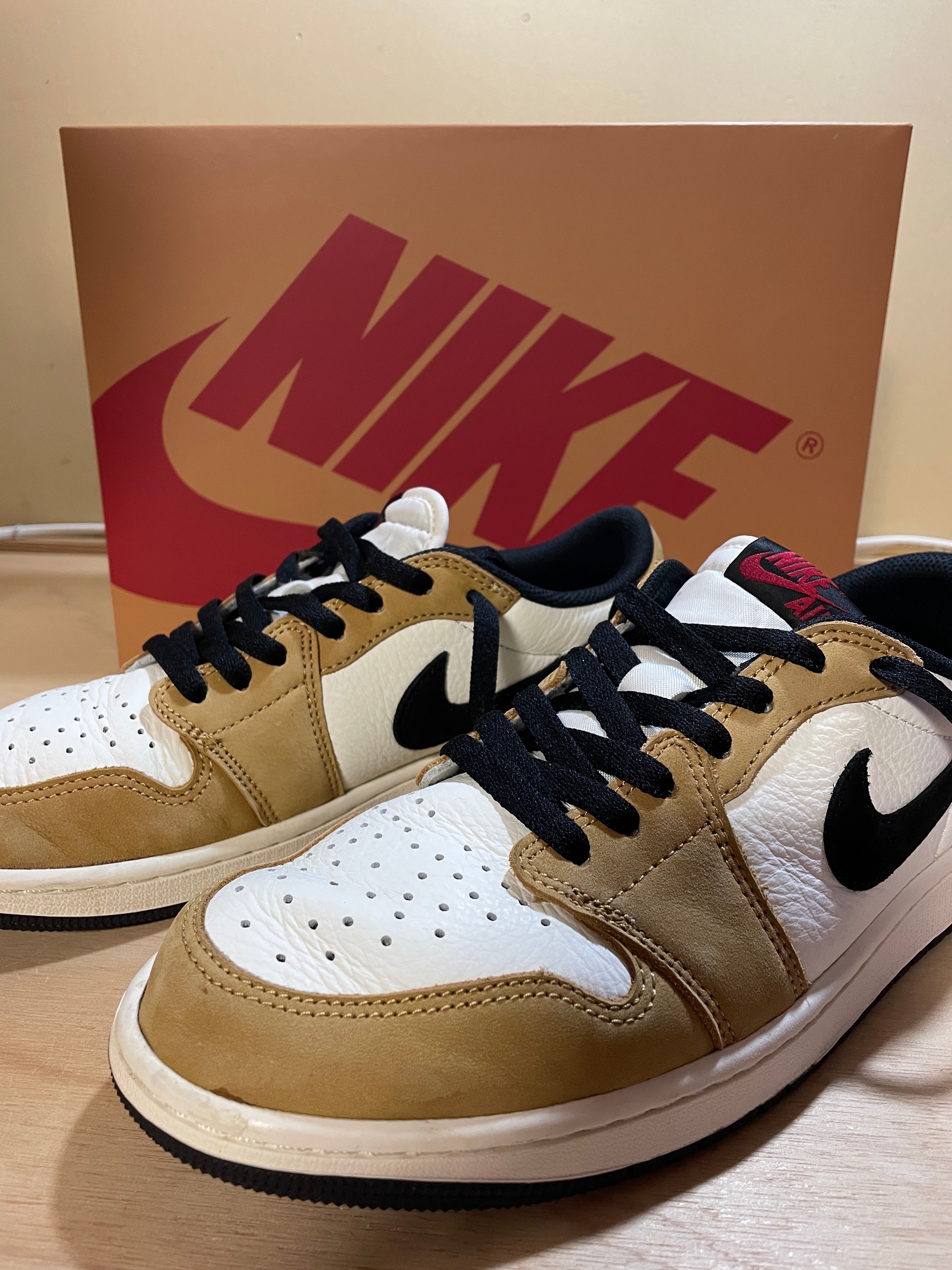 Nike Air Jordan 1 Low OG "Rookie of the Year/Sail and Golden Harvest"
