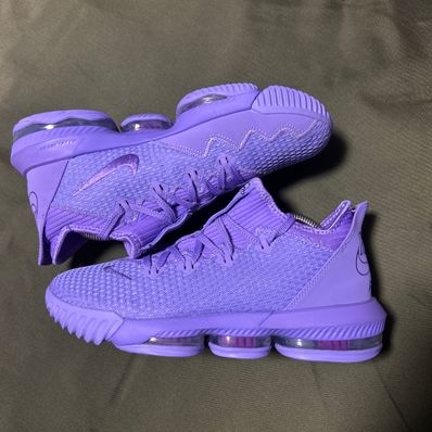 Nike LeBron 16 Low "Atomic Violet"