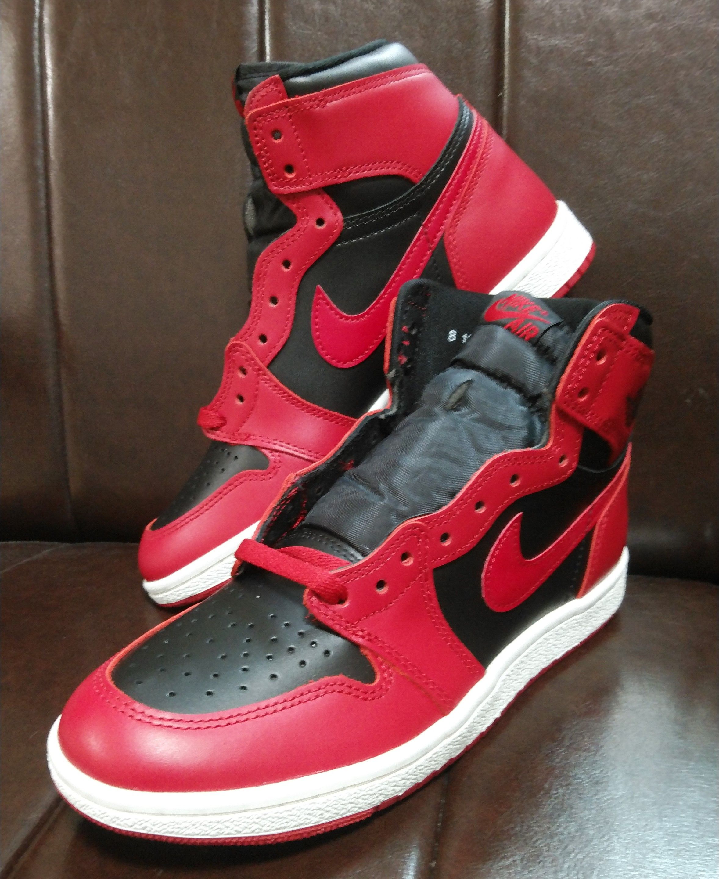 Nike Air Jordan 1 High ’85 "Varsity Red"