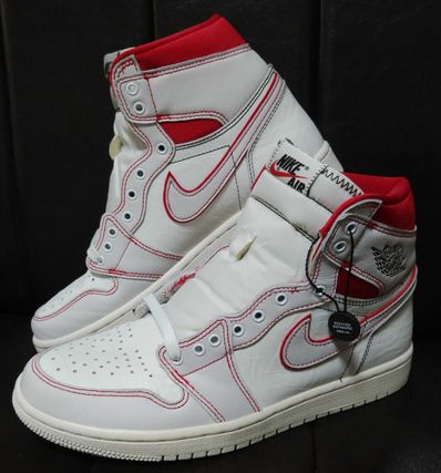 Nike Air Jordan 1 Retro High OG "Sail/University Red"