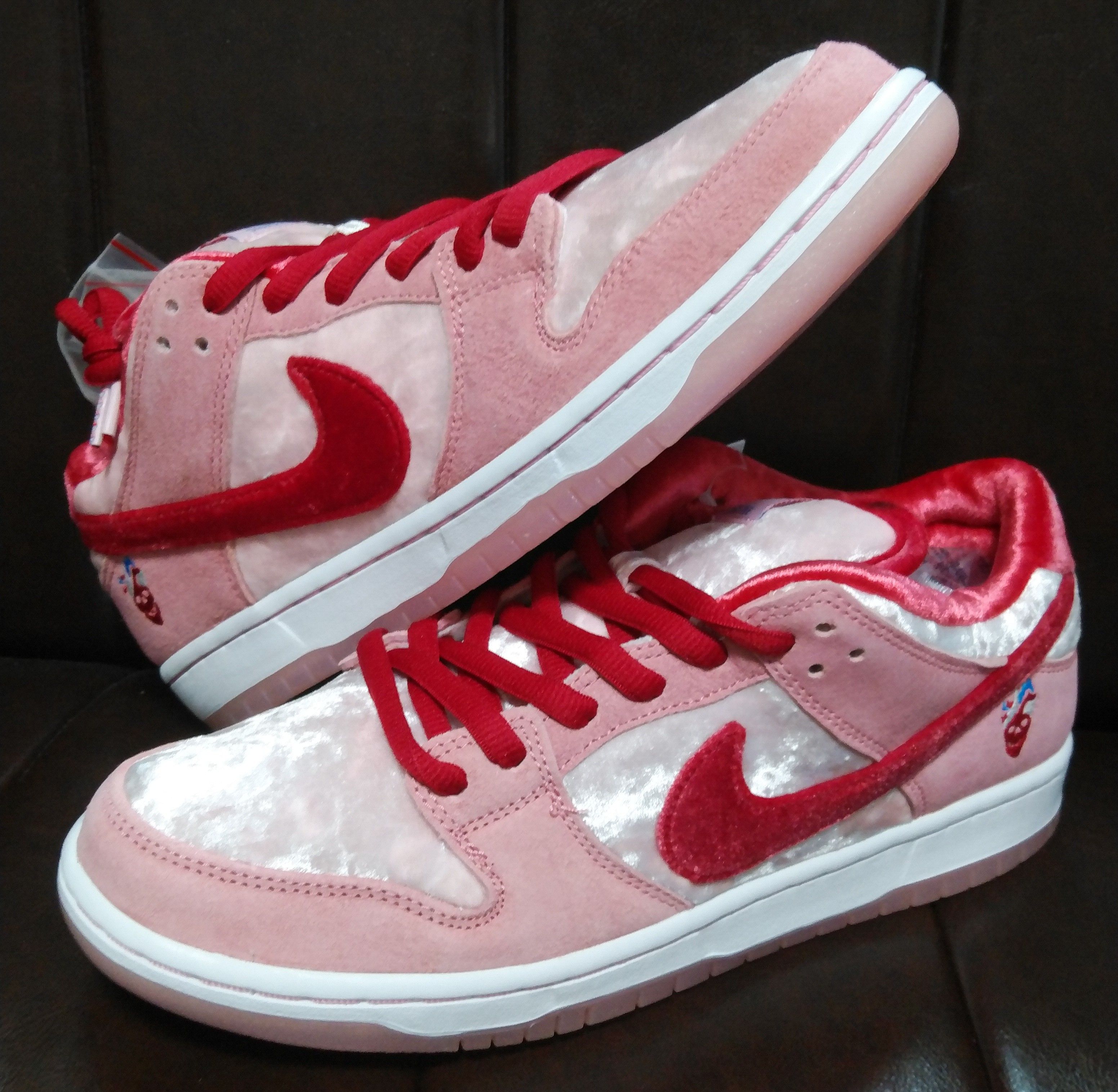Strangelove × Nike SB Dunk Low "Valentine’s Day"