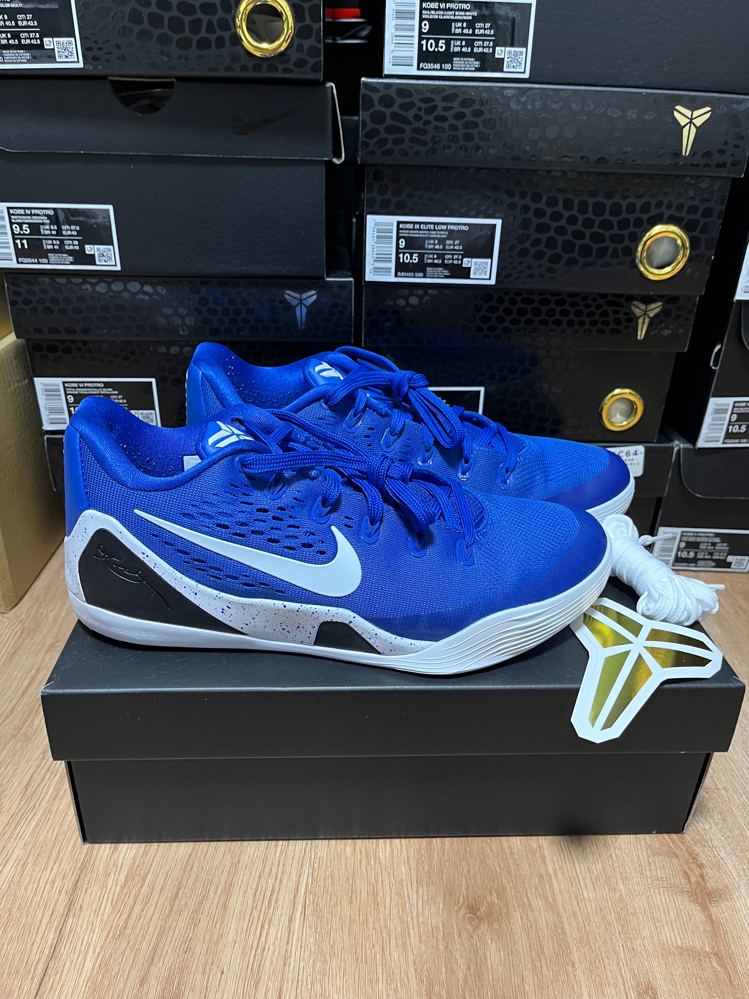 ナイキ コービー9 エリート ロー プロトロ "ゲームロイヤル/ホワイト"